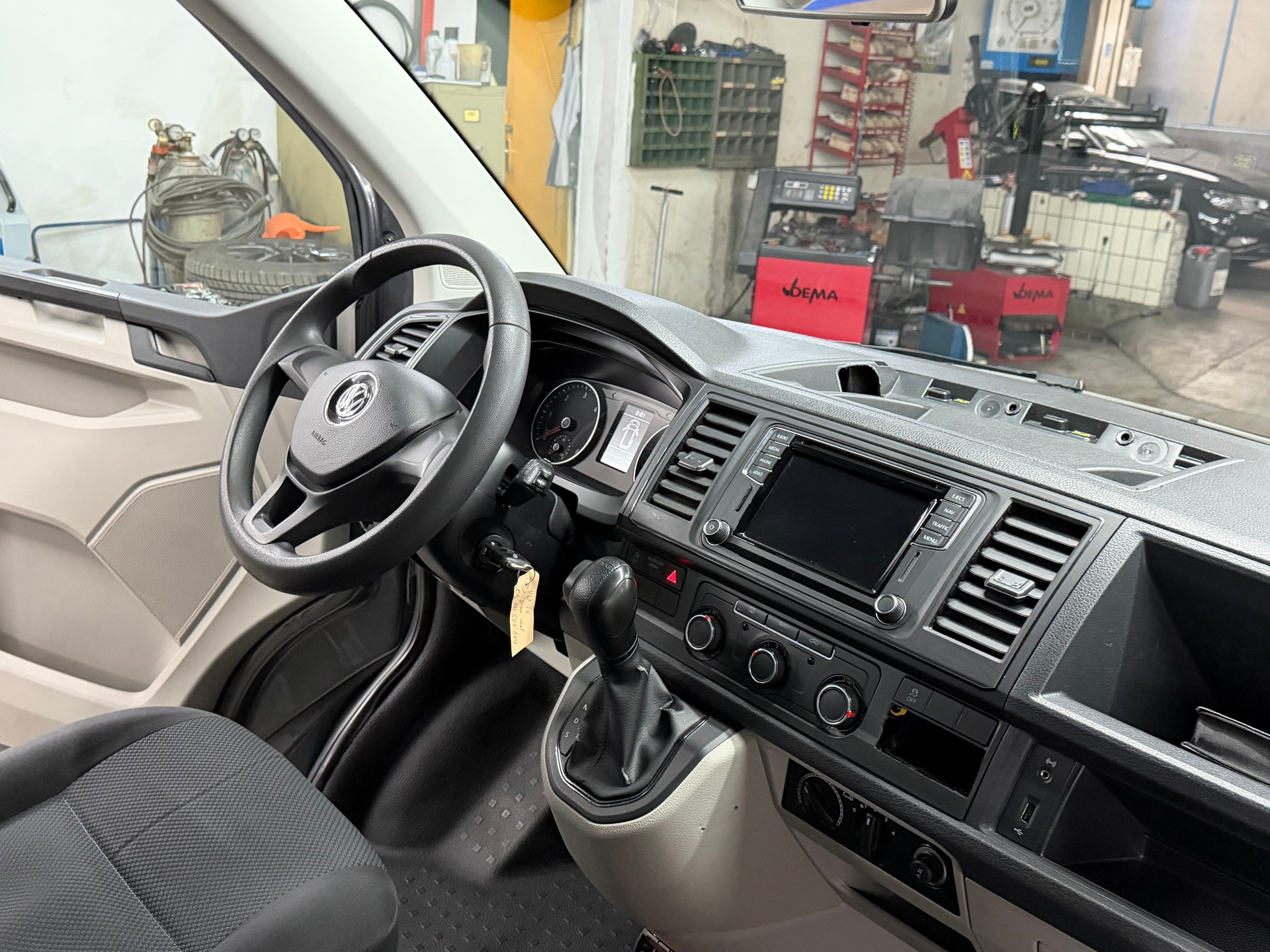 VW T6 2.0 Bi-TDI 4Motion DSG EXTRALANG-image-8