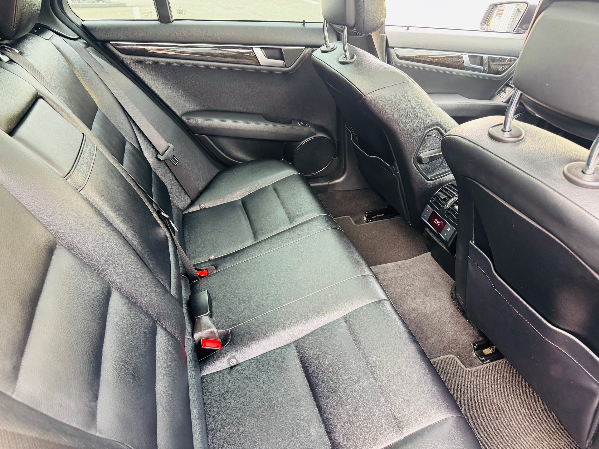 MERCEDES-BENZ C 300 CDI Avantgarde 4Matic 7G-Tronic AMG-Paket-image-9