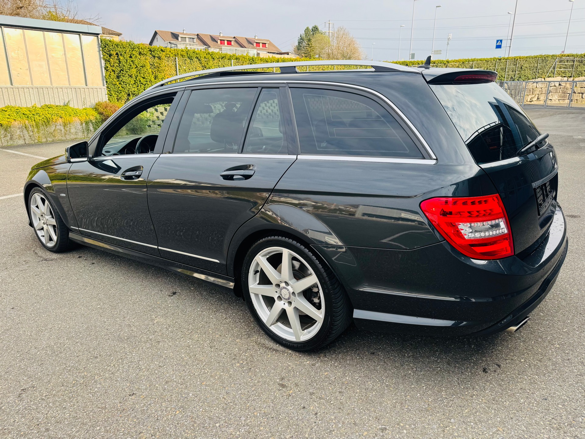 MERCEDES-BENZ C 300 CDI Avantgarde 4Matic 7G-Tronic AMG-Paket-image-3