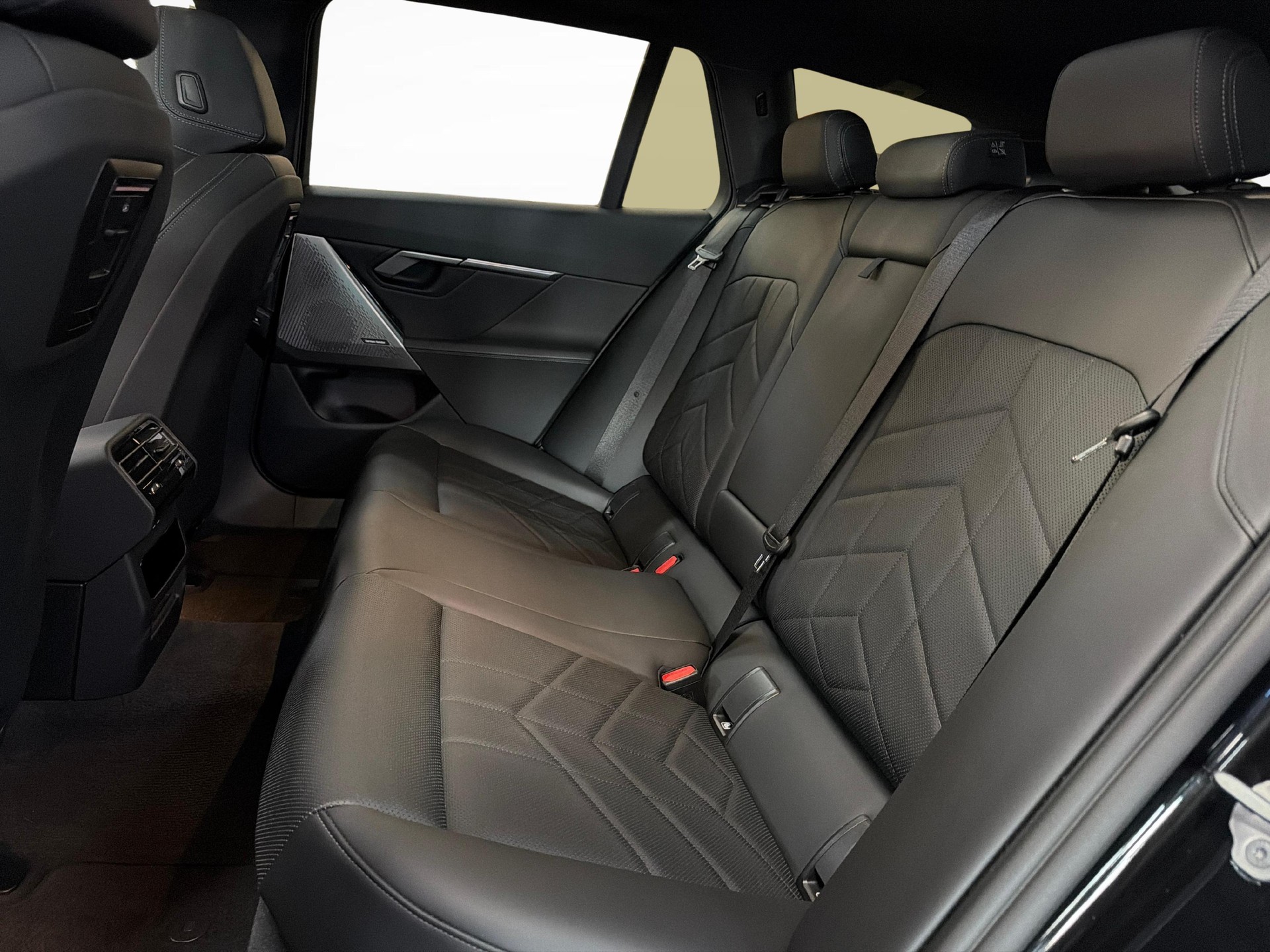 BMW 520d xDrive Touring-image-15