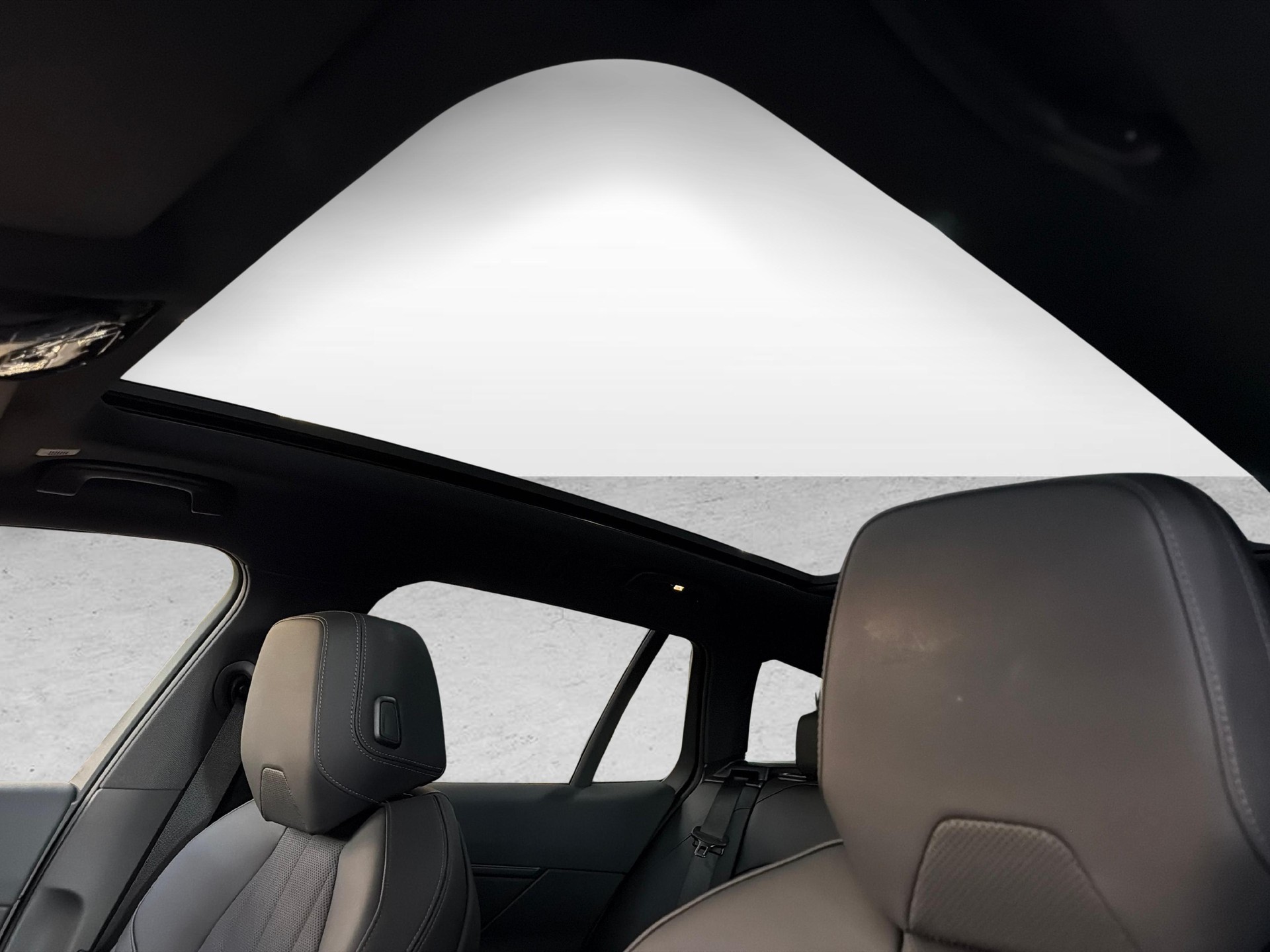 BMW 520d xDrive Touring-image-17