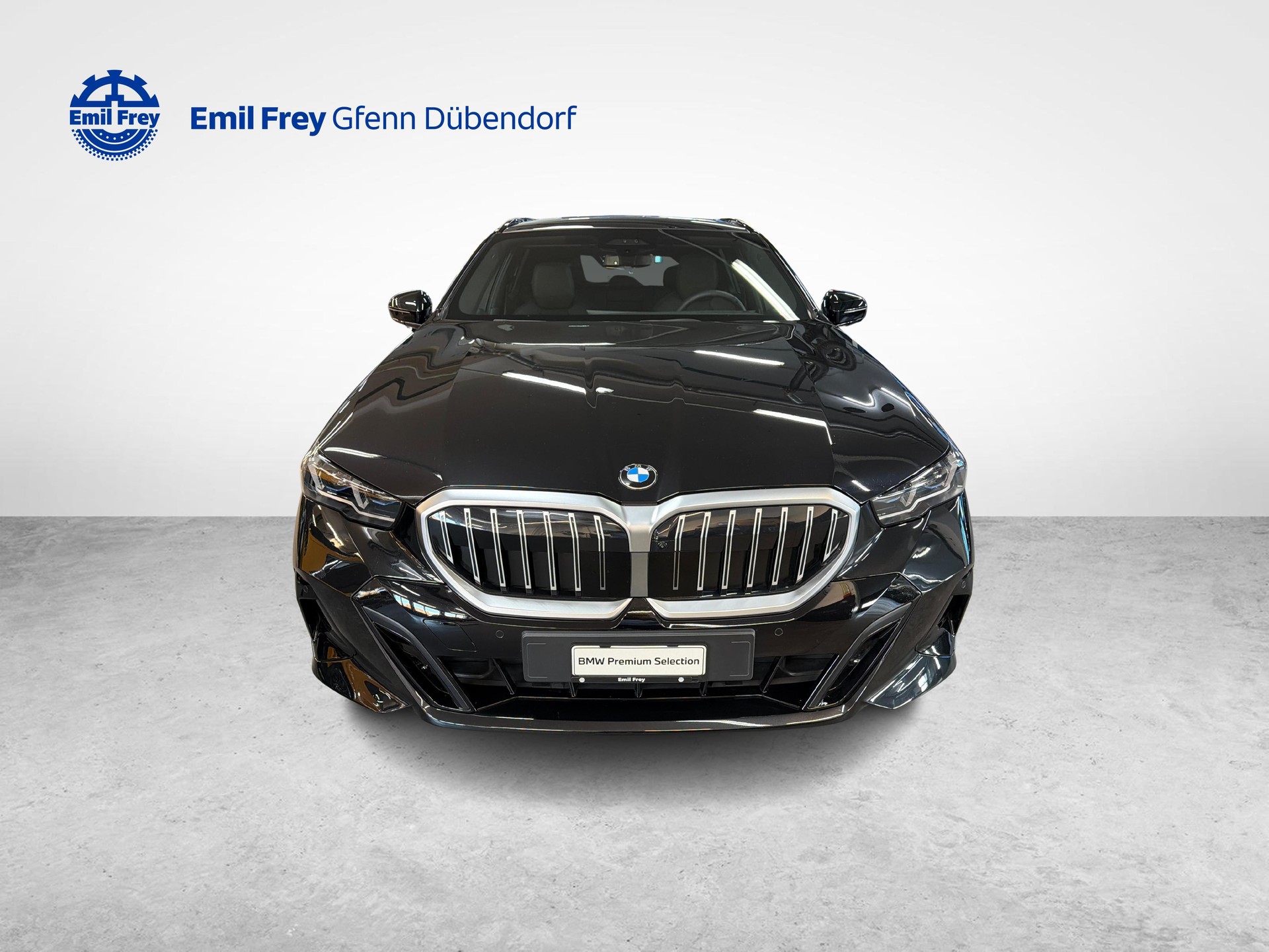 BMW 520d xDrive Touring-image-6