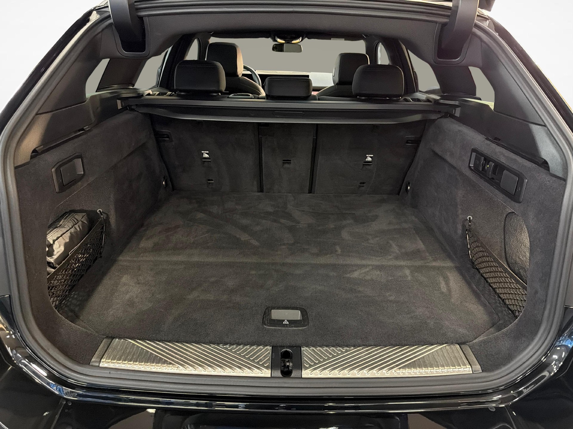 BMW 520d xDrive Touring-image-18