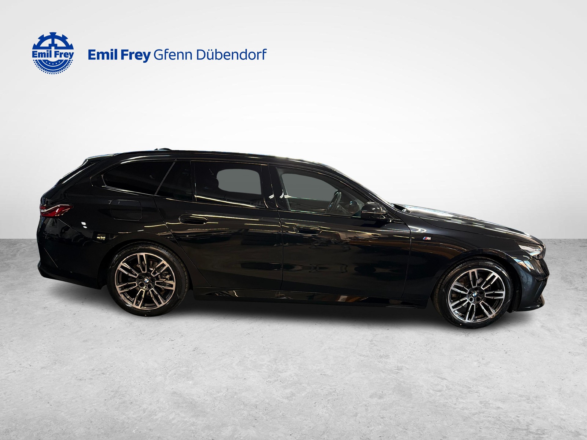 BMW 520d xDrive Touring-image-5