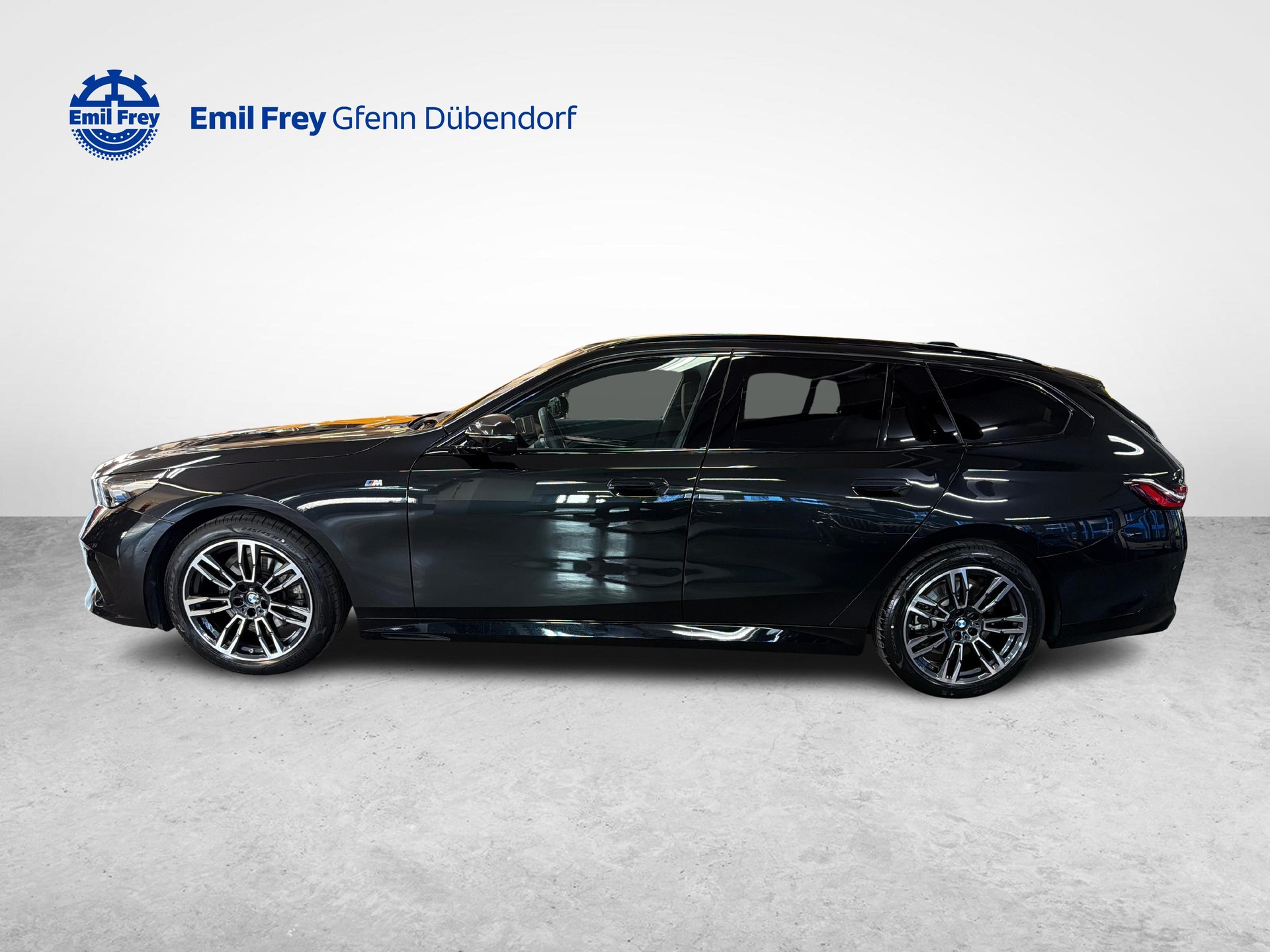 BMW 520d xDrive Touring-image-4