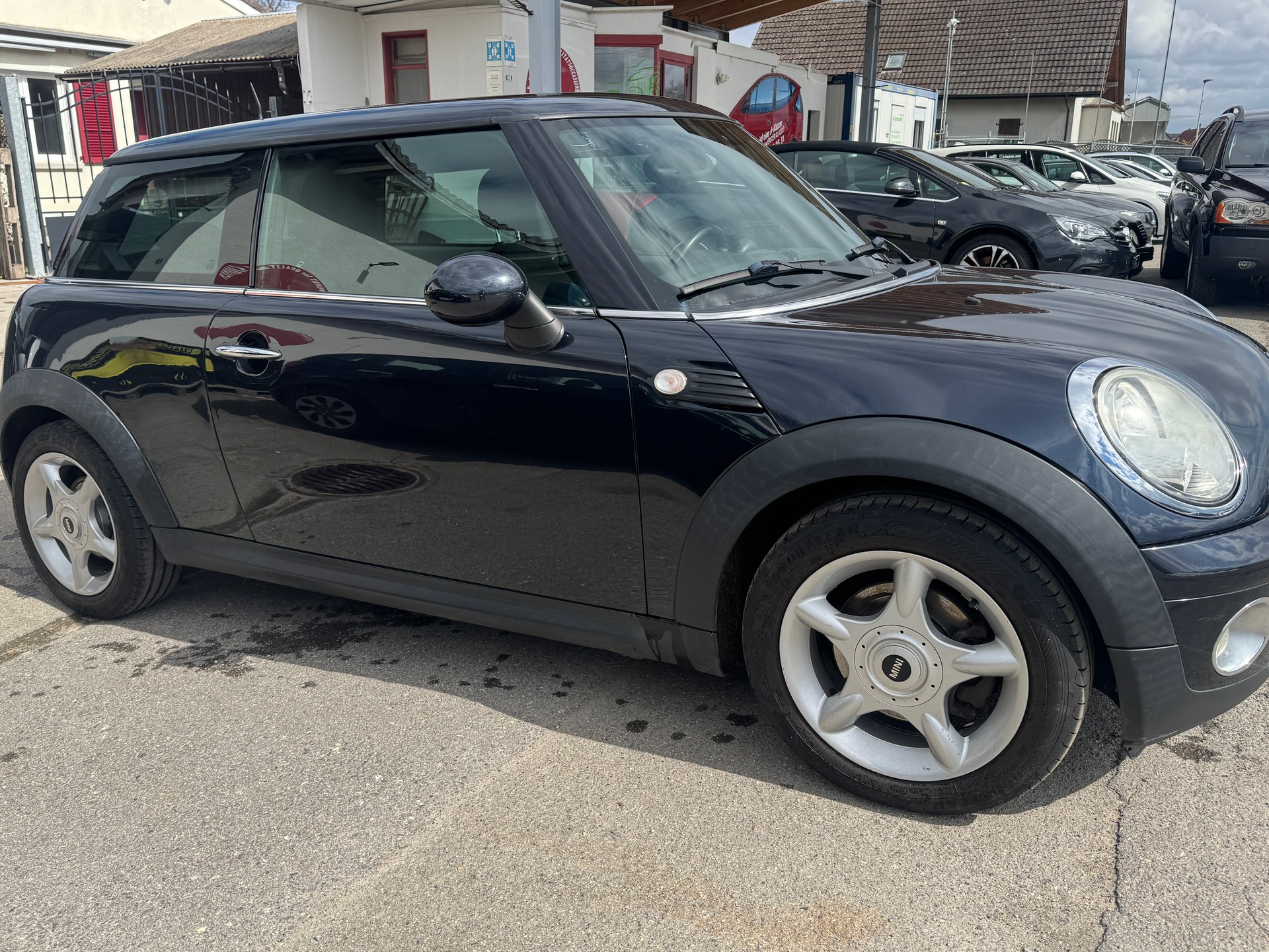 MINI Cooper-image-1