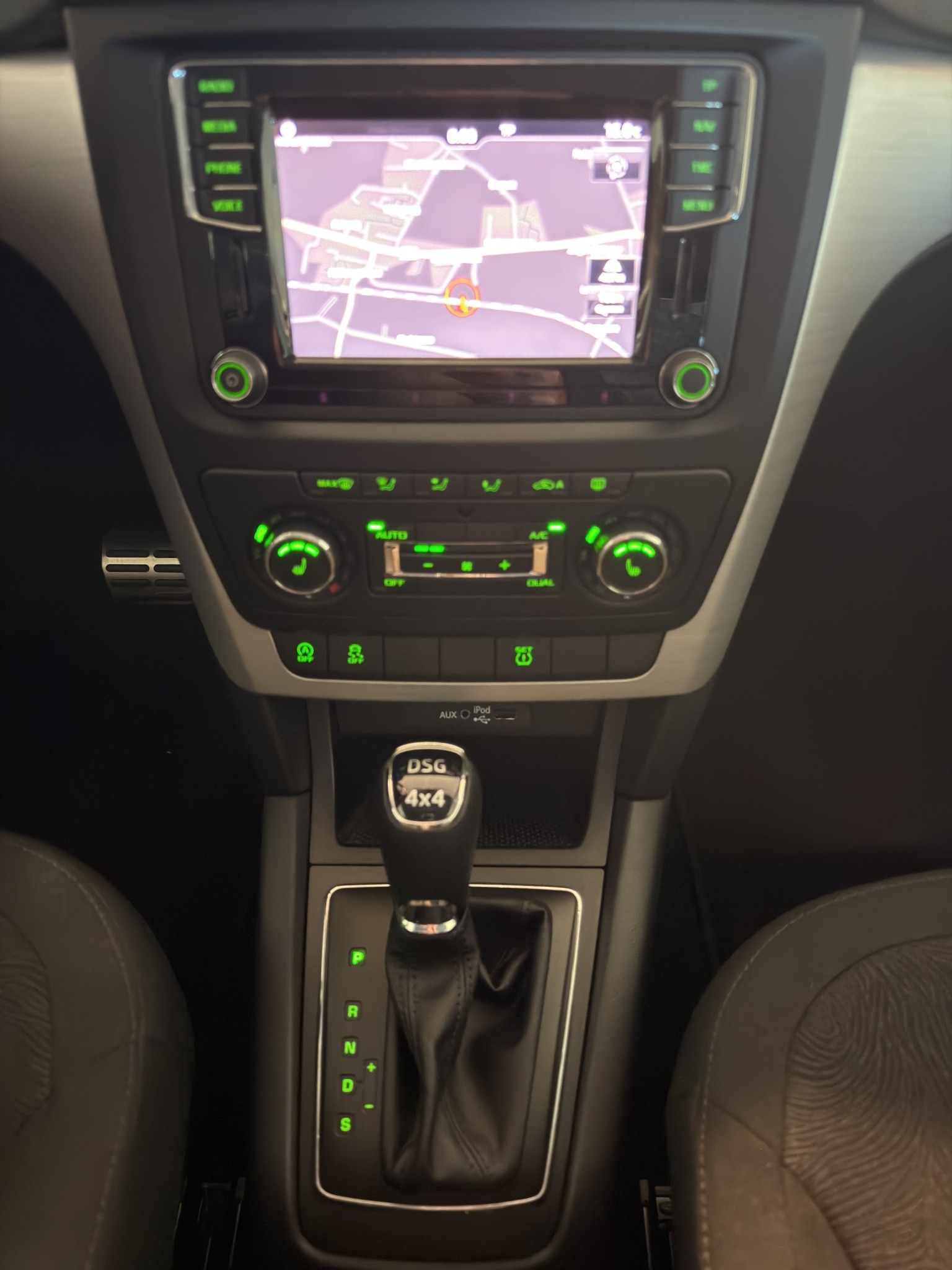 SKODA Yeti 1.4 TSI Outdoor Adventure 4x4 DSG*TOP ZUSTAND*NAVIGATION*AHK*-image-8