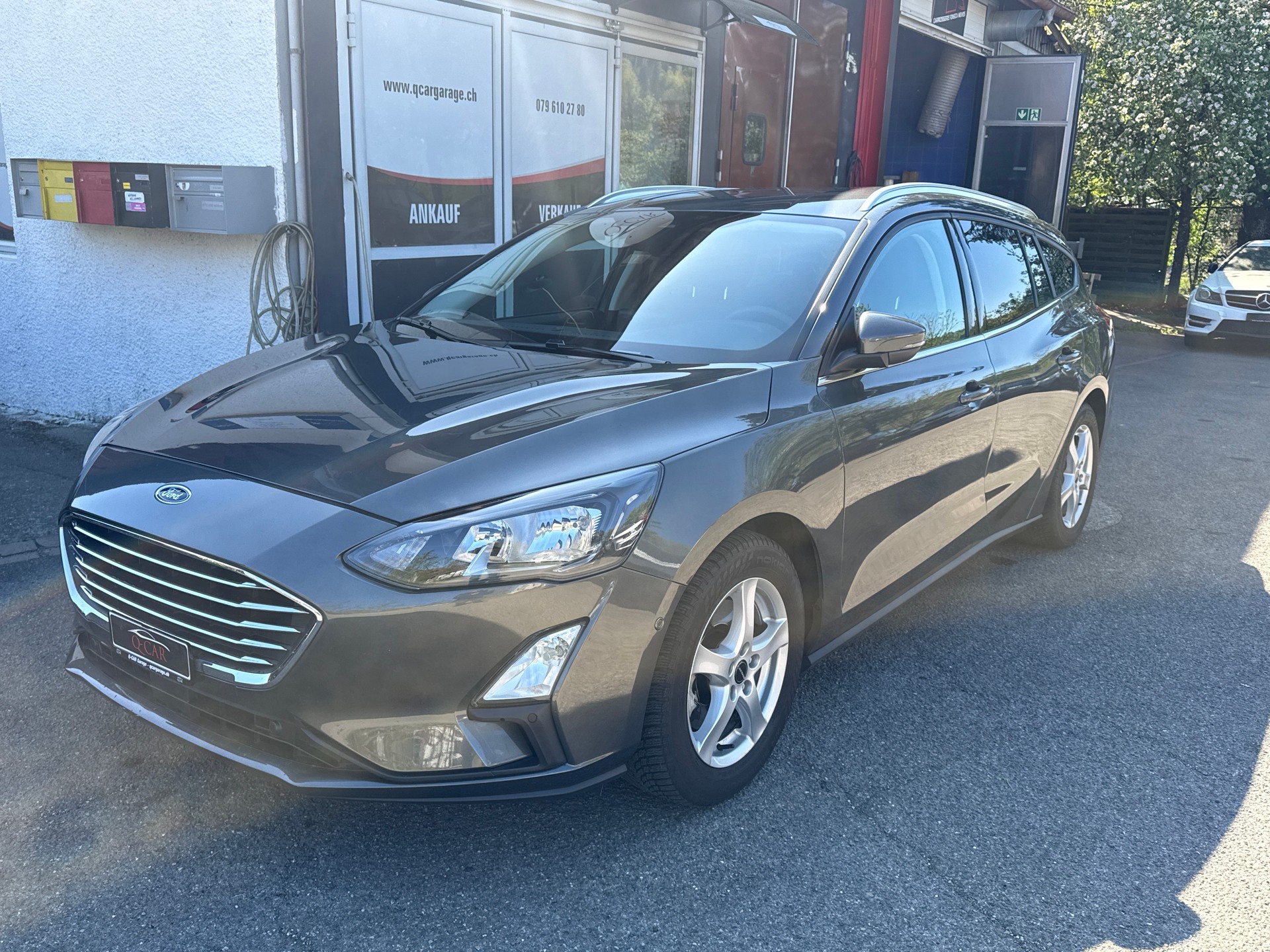 FORD Focus 1.0 SCTi Titanium Automatic-image-1