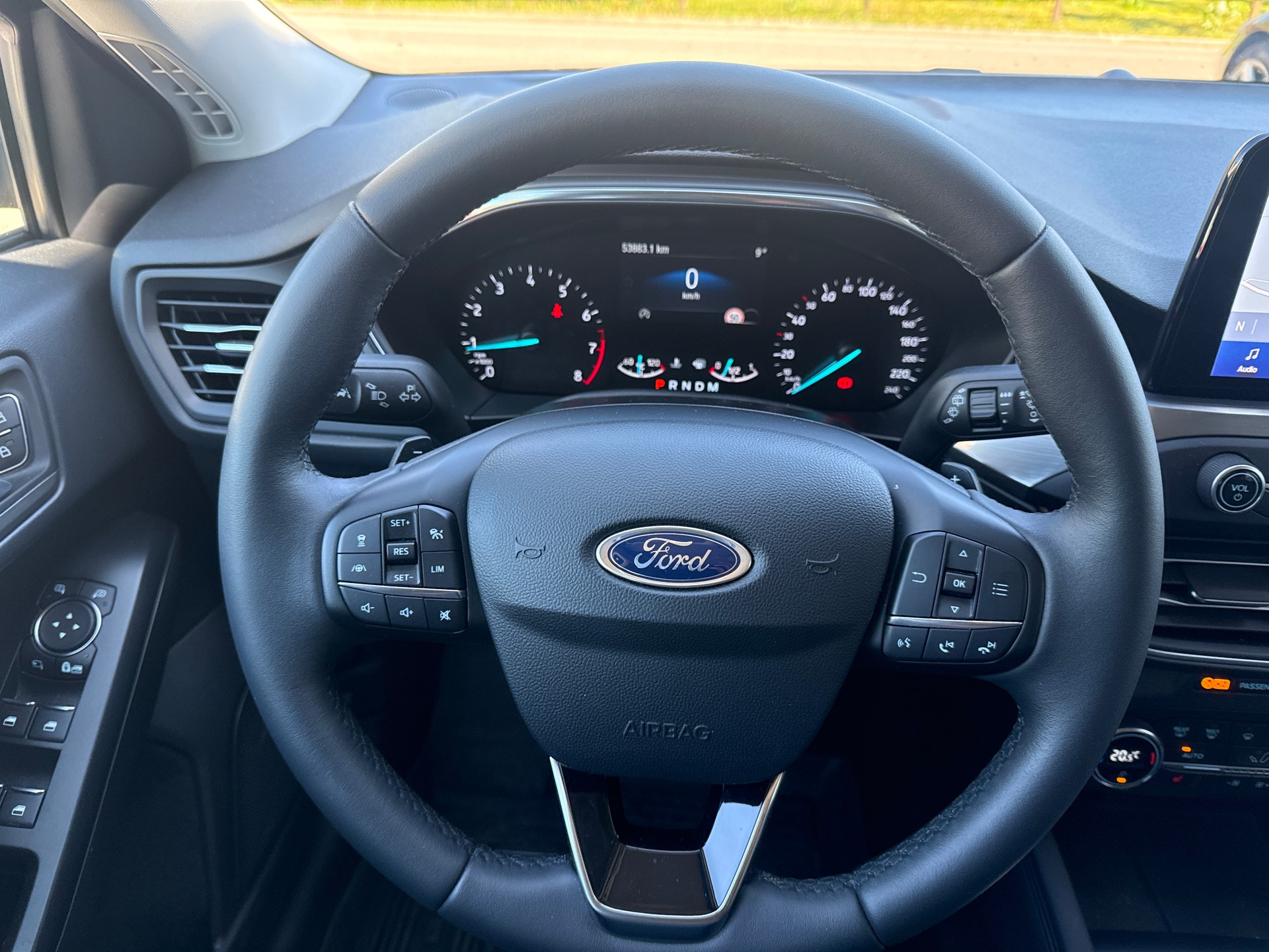 FORD Focus 1.0 SCTi Titanium Automatic-image-8