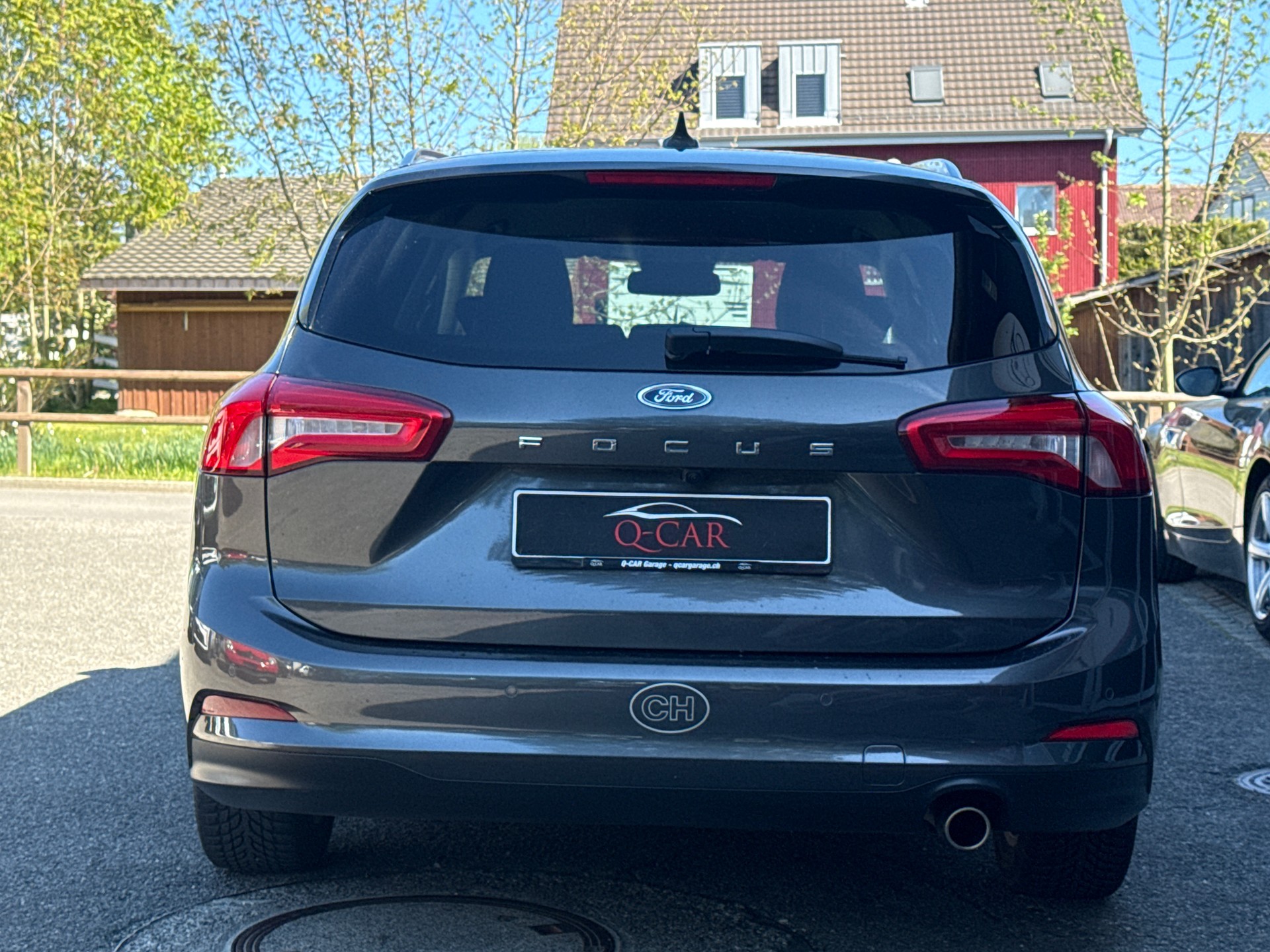FORD Focus 1.0 SCTi Titanium Automatic-image-4