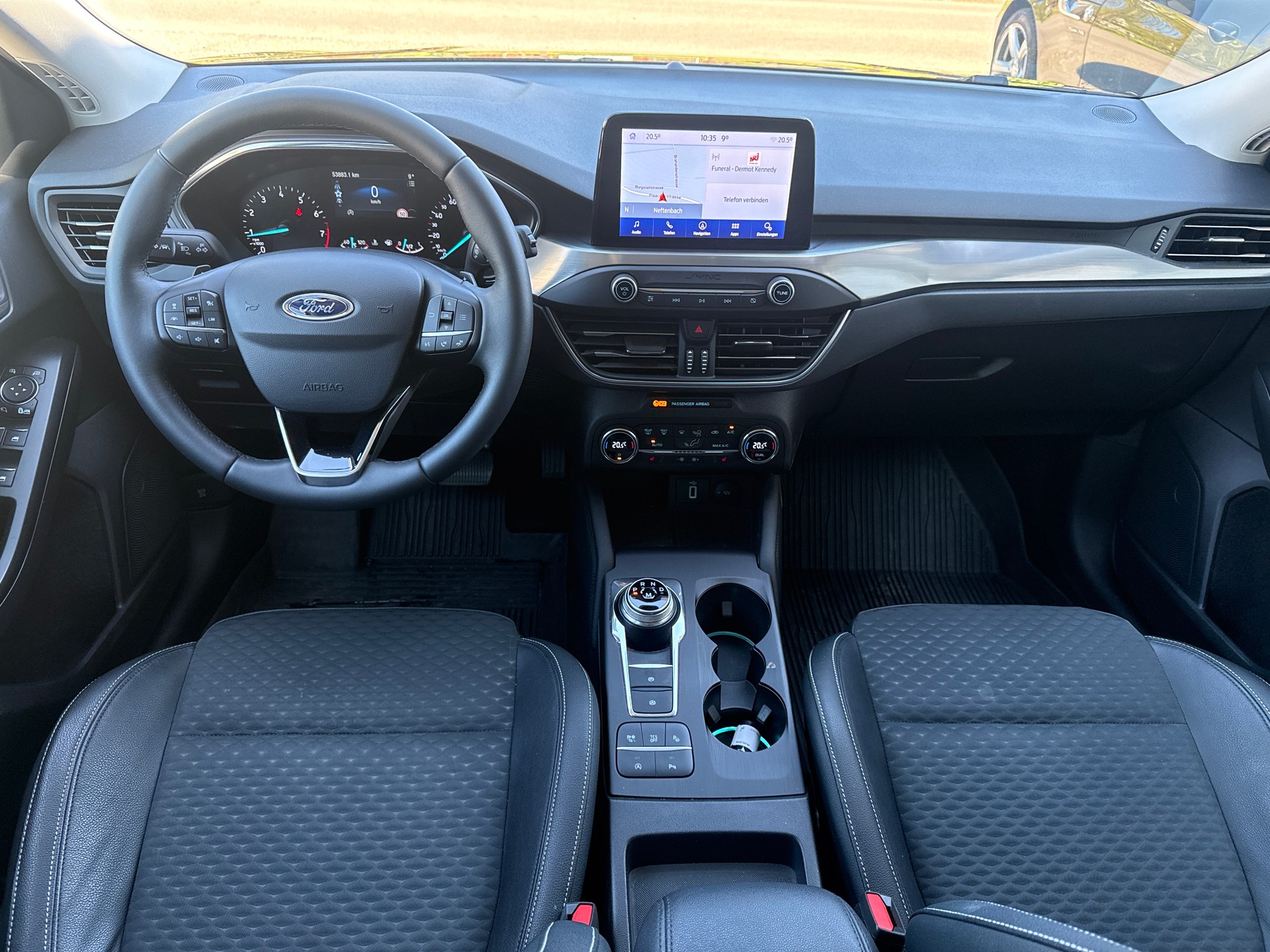 FORD Focus 1.0 SCTi Titanium Automatic-image-7
