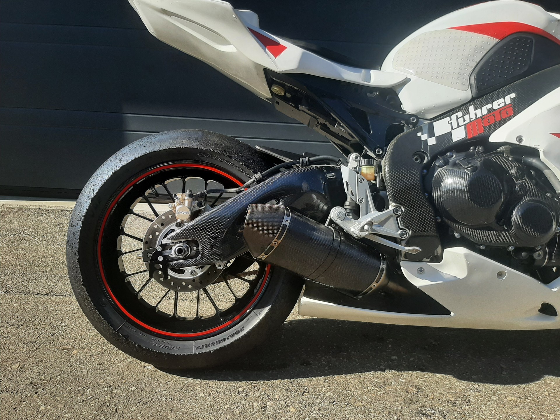 HONDA CBR 1000 RR Fireblade-image-1