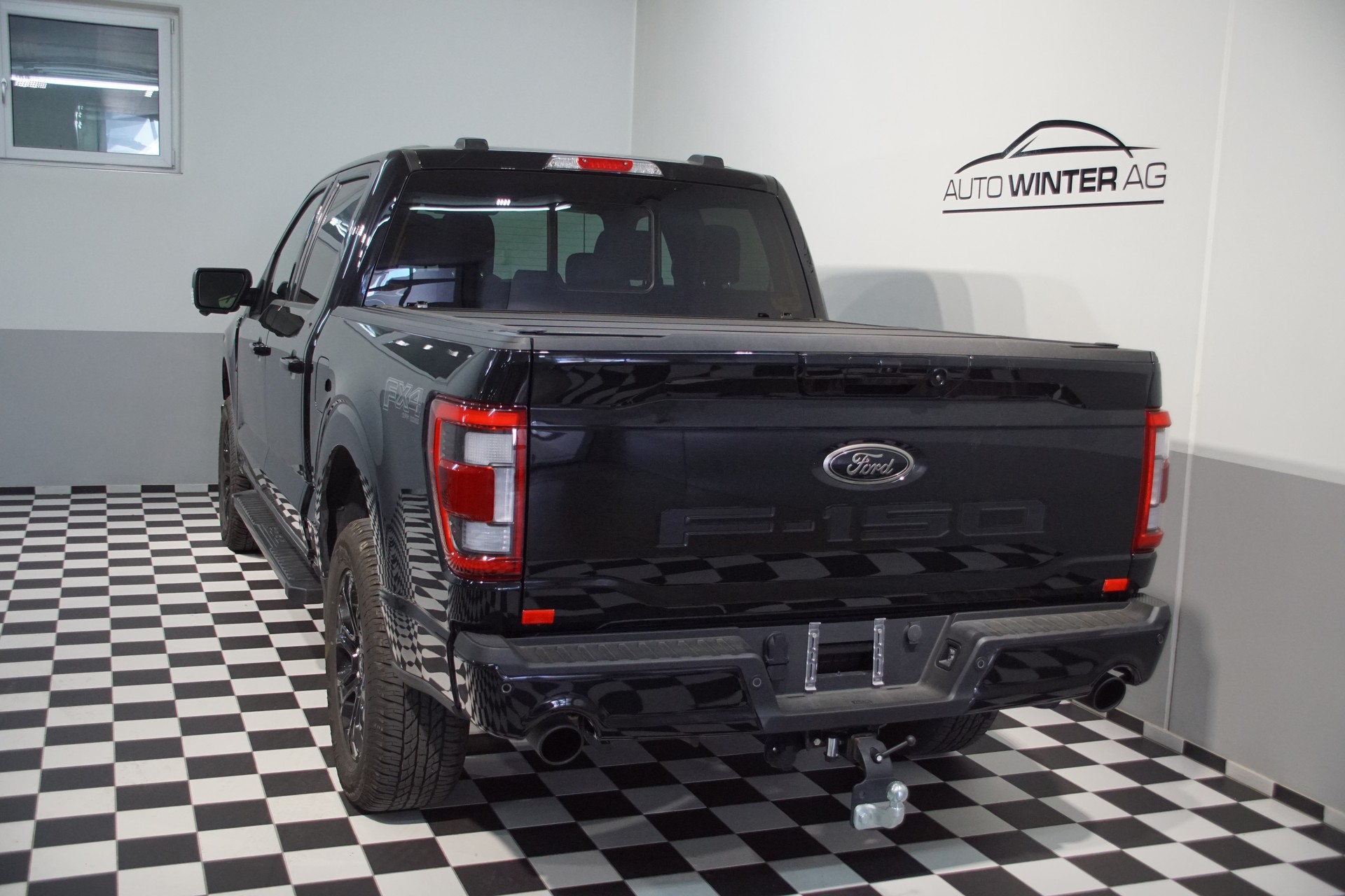 FORD F-150 Lariat FX4 V8-image-7