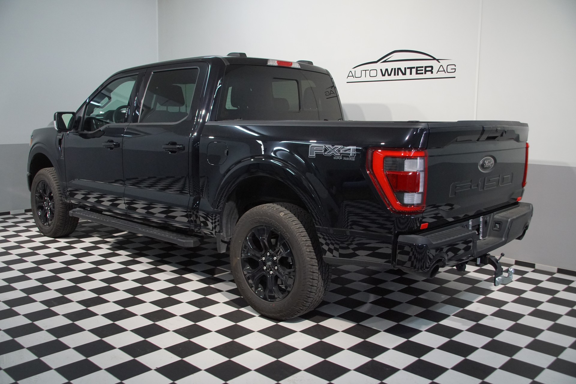 FORD F-150 Lariat FX4 V8-image-8
