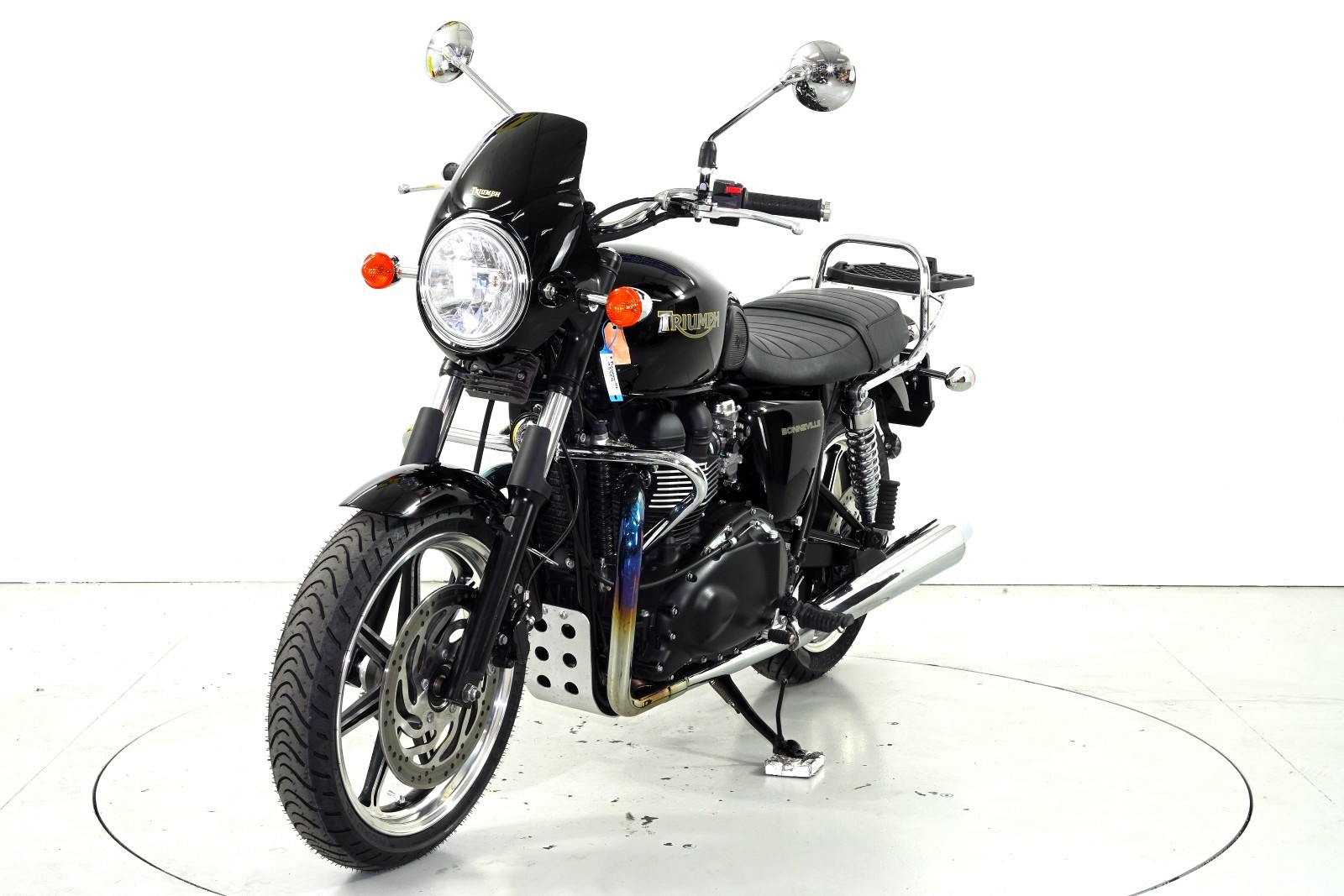 TRIUMPH Bonneville-image-2