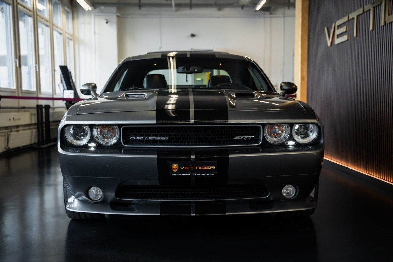 DODGE Challenger SRT8 6.4L HEMI-showroom-element-1