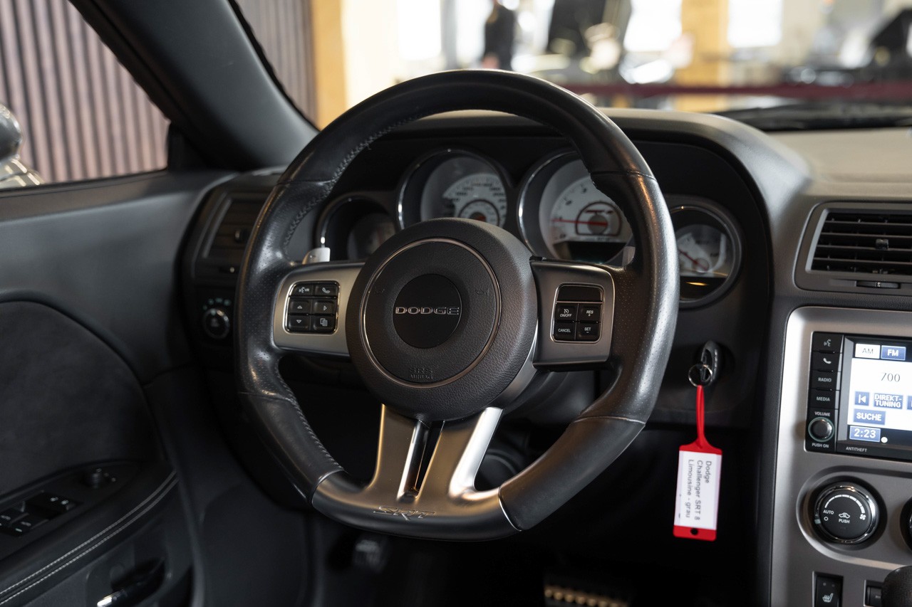 DODGE Challenger SRT8 6.4L HEMI-image-26