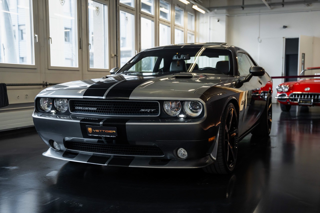 DODGE Challenger SRT8 6.4L HEMI-showroom-element-2