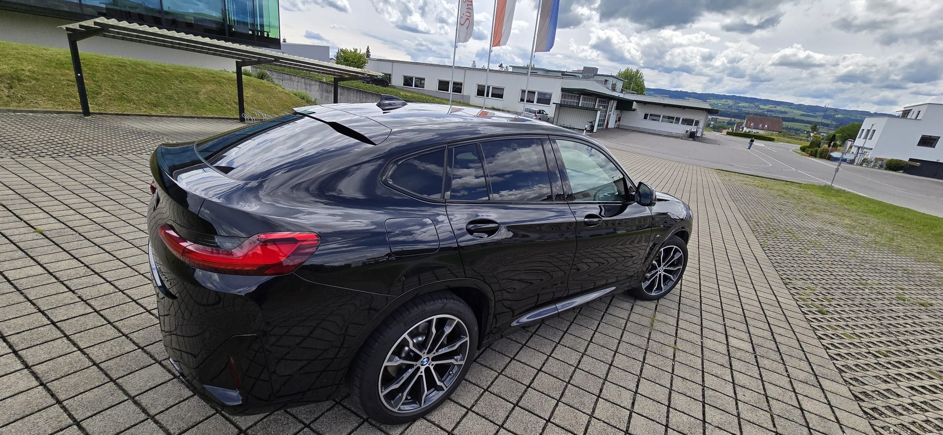 BMW 30d xDrive-image-1