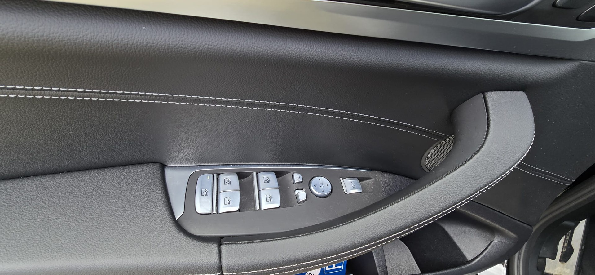 BMW 30d xDrive-image-17