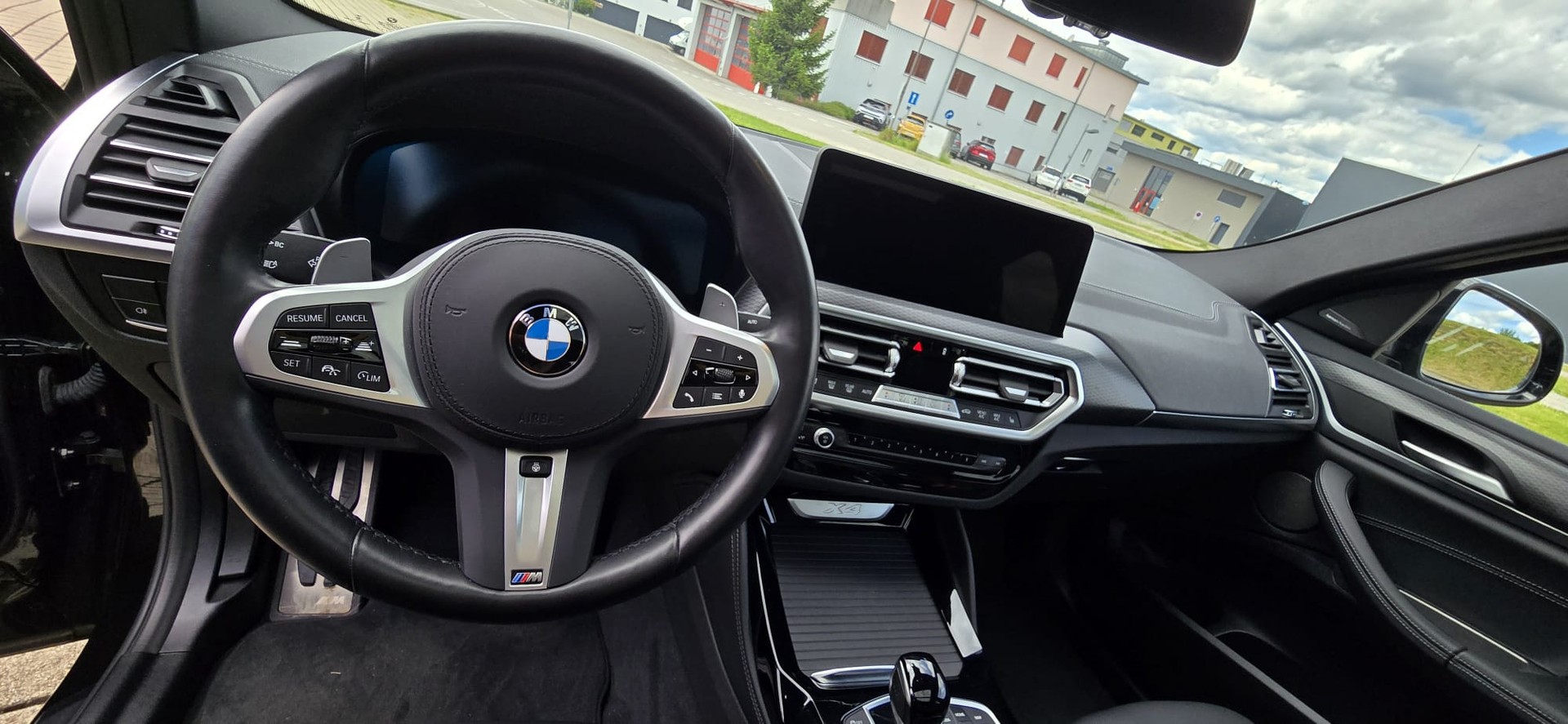 BMW 30d xDrive-image-12