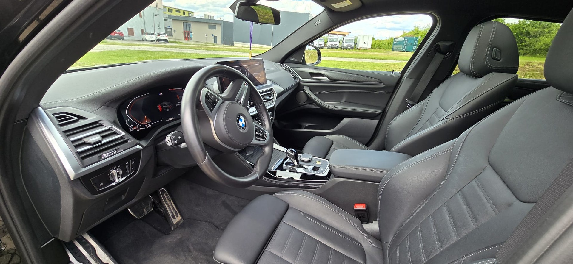 BMW 30d xDrive-image-13