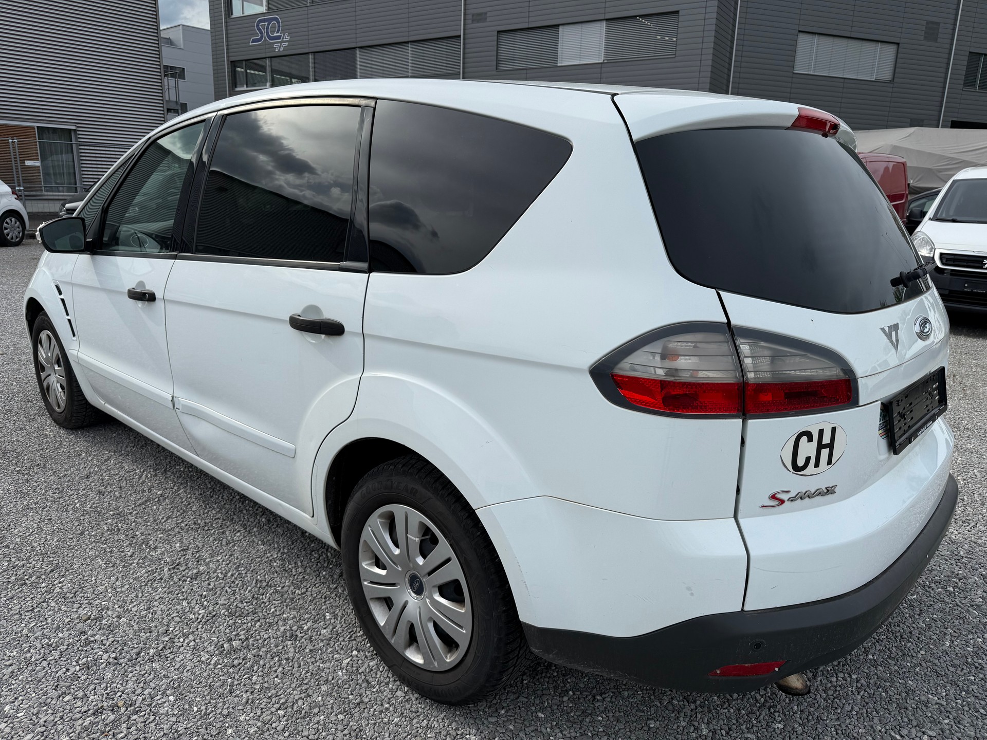 FORD S-Max 2.0 TDCi Ambiente-image-2