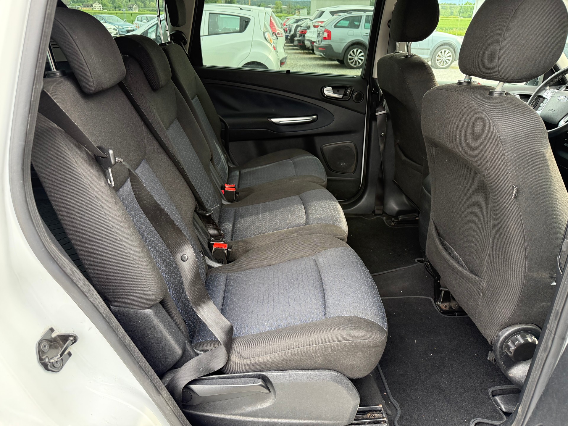 FORD S-Max 2.0 TDCi Ambiente-image-10
