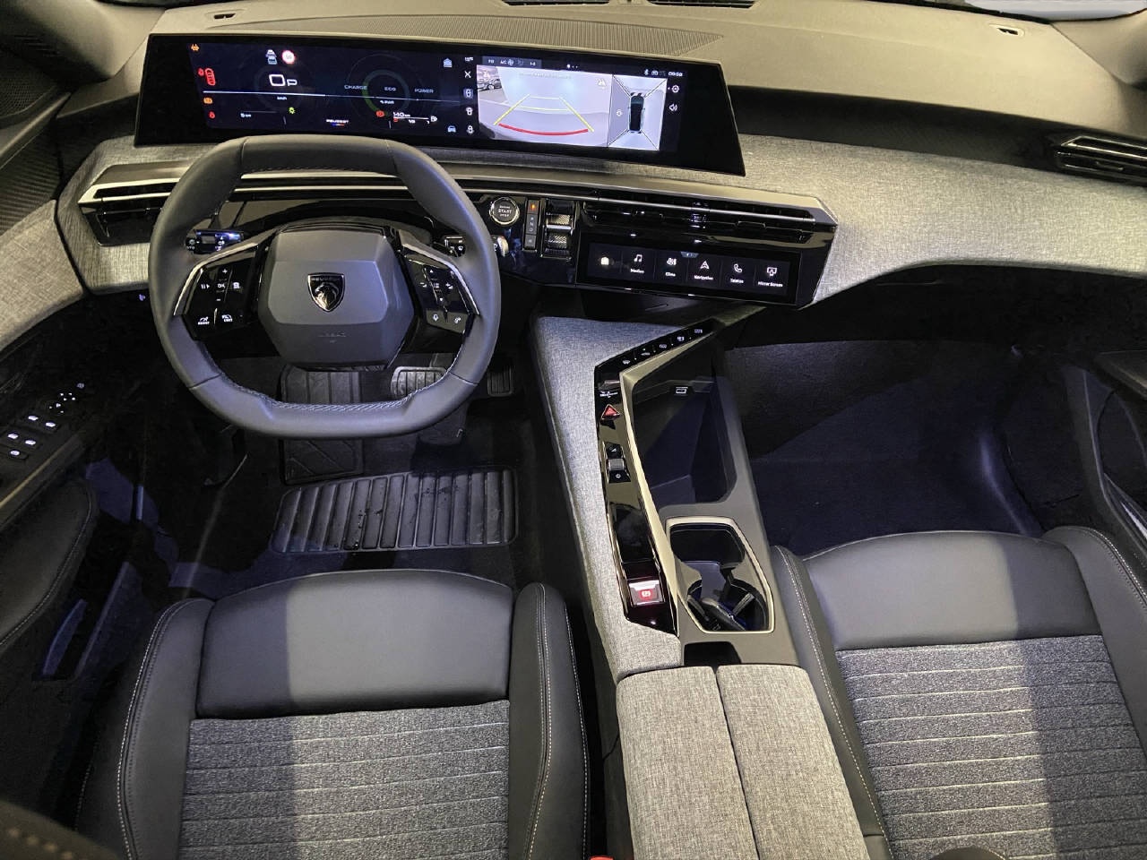 PEUGEOT 3008 1.2 Hybrid Allure-image-5