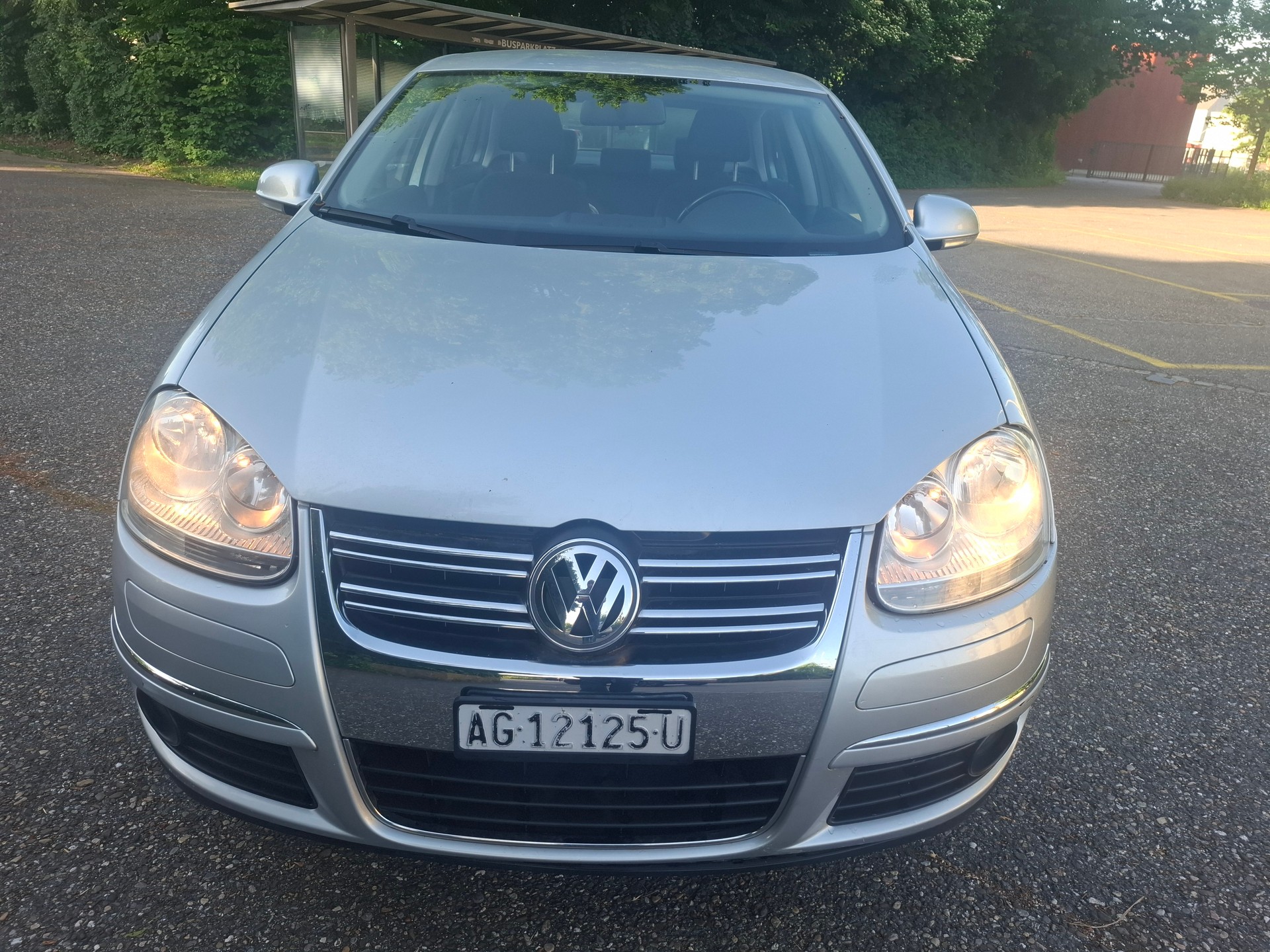 VW JETTA-image-2