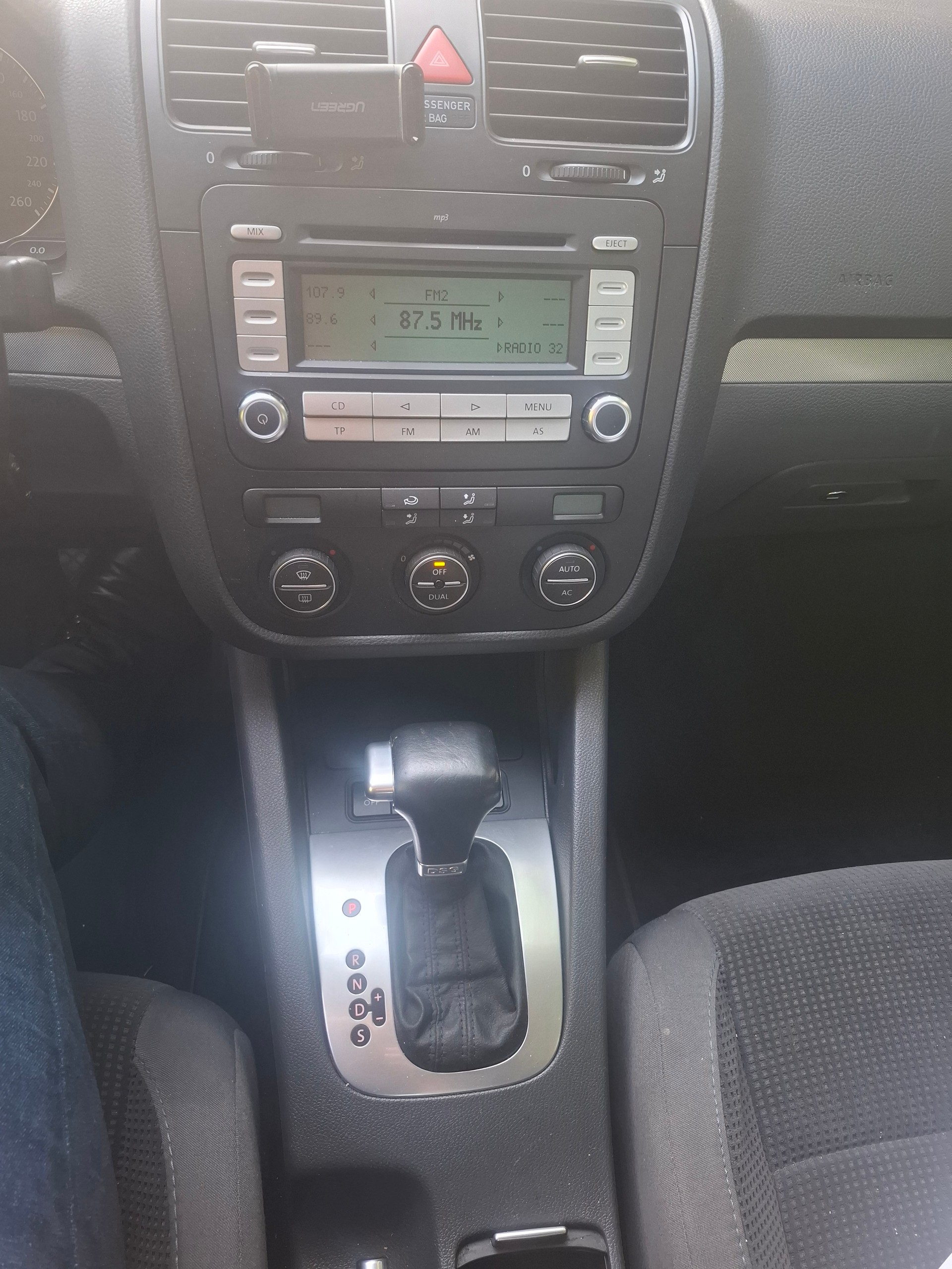 VW JETTA-image-13