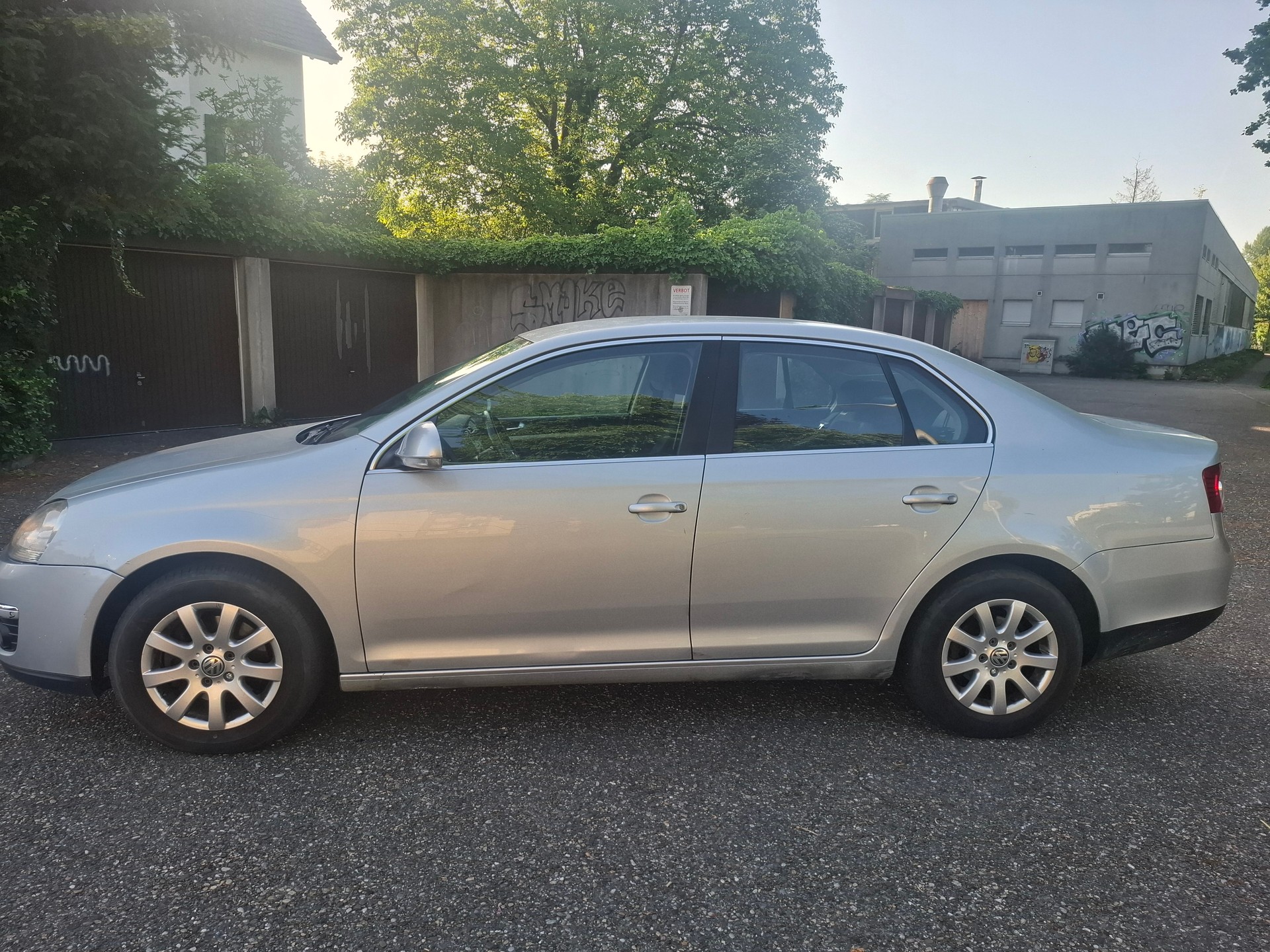 VW JETTA-image-3