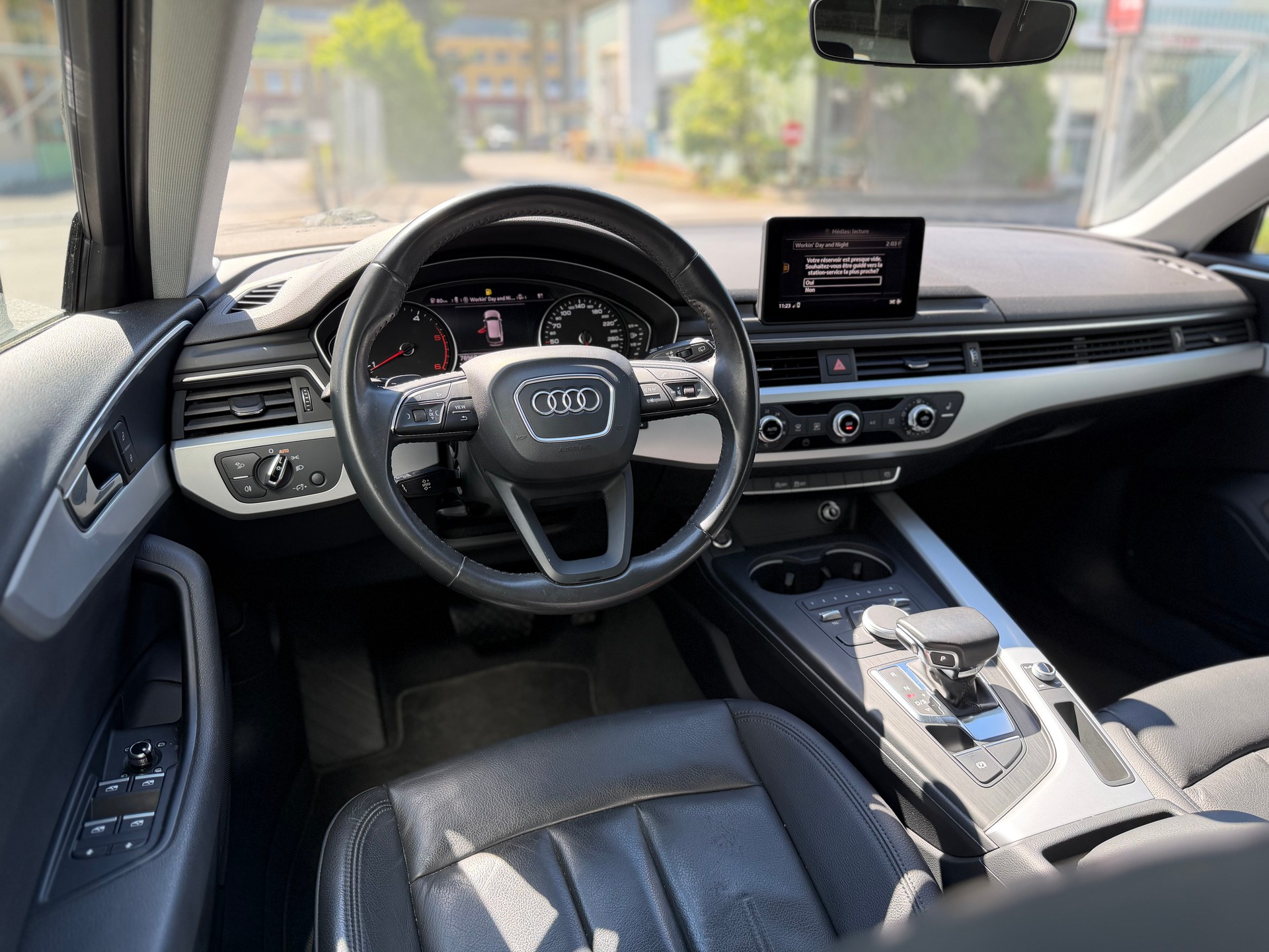 AUDI A4 Avant 2.0 TDI S-tronic-image-11