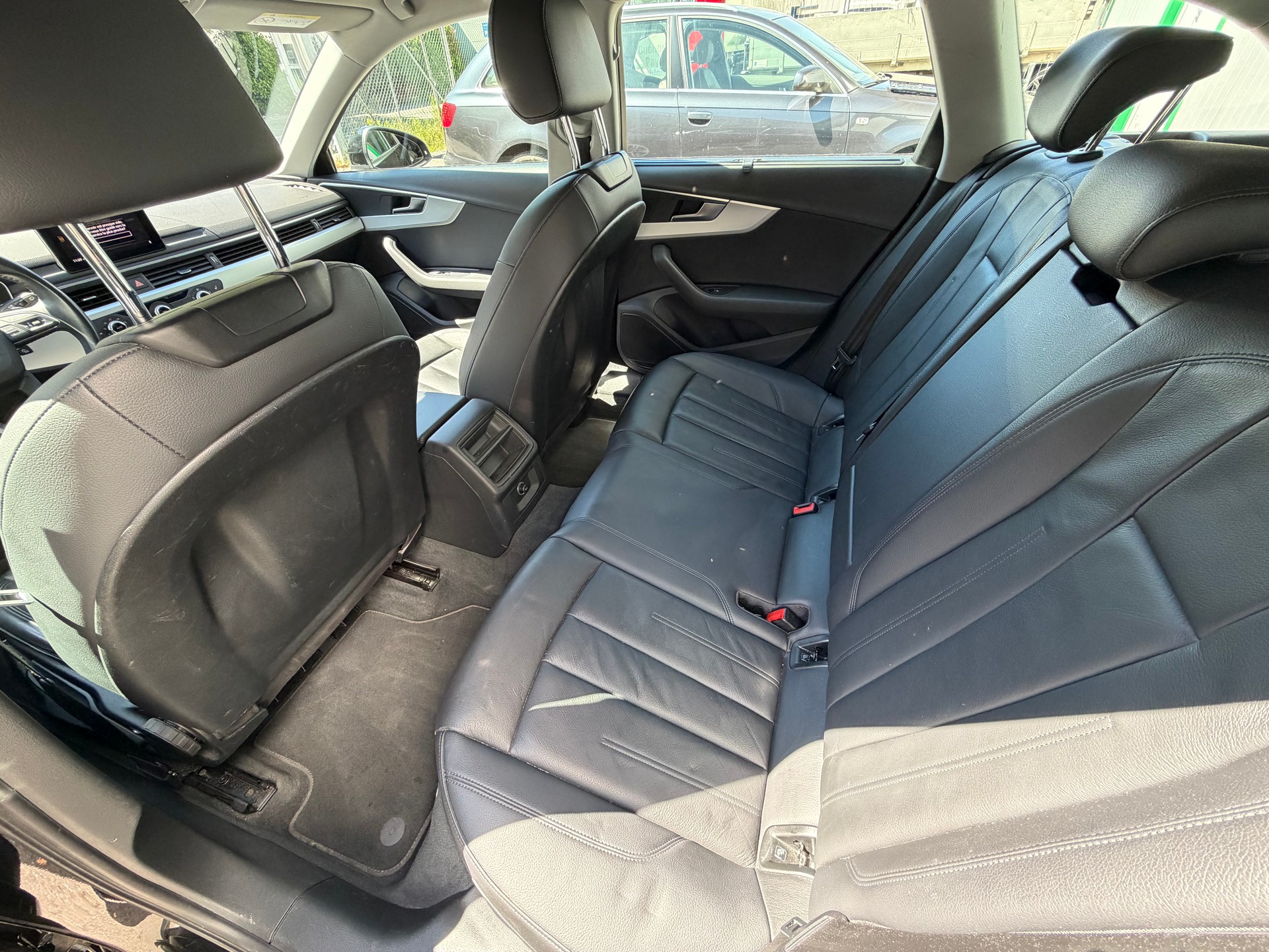 AUDI A4 Avant 2.0 TDI S-tronic-image-8