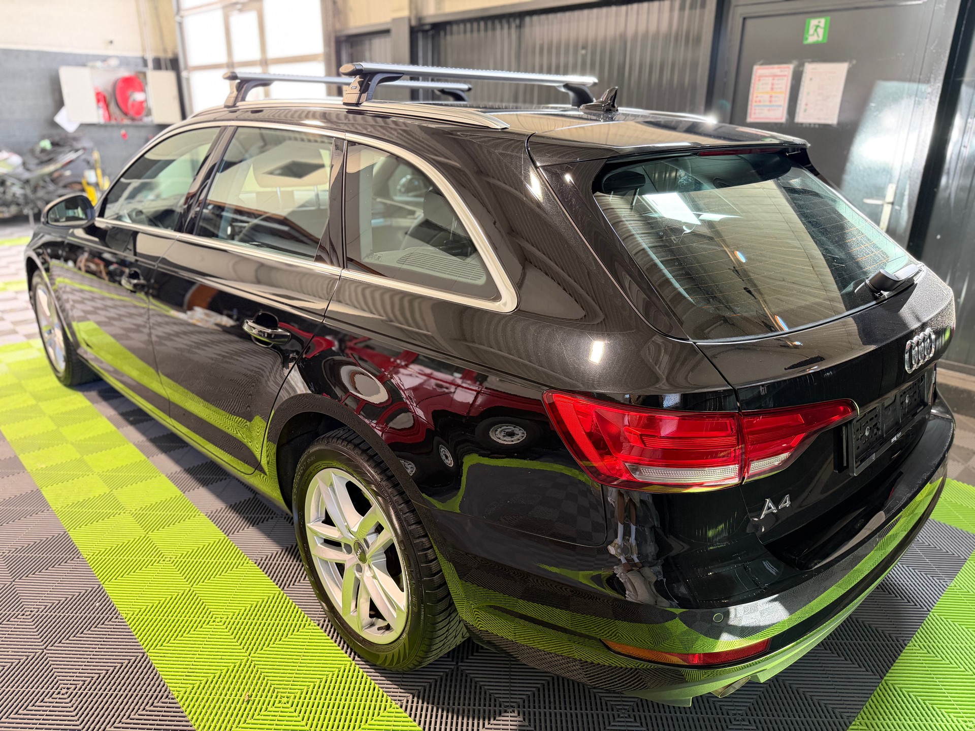 AUDI A4 Avant 2.0 TDI S-tronic-image-7