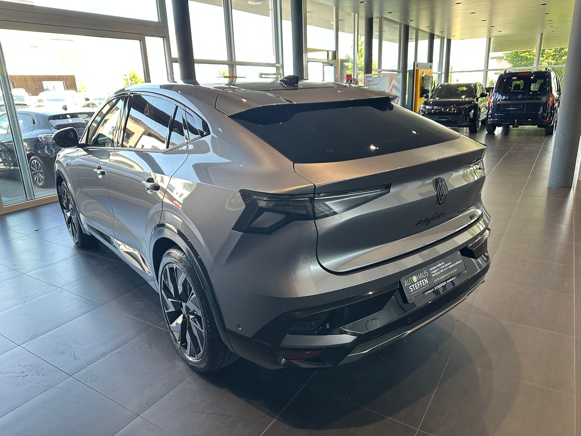 RENAULT Rafale 1.2 E-Tech Hybrid 200 Esprit Alpine-image-5