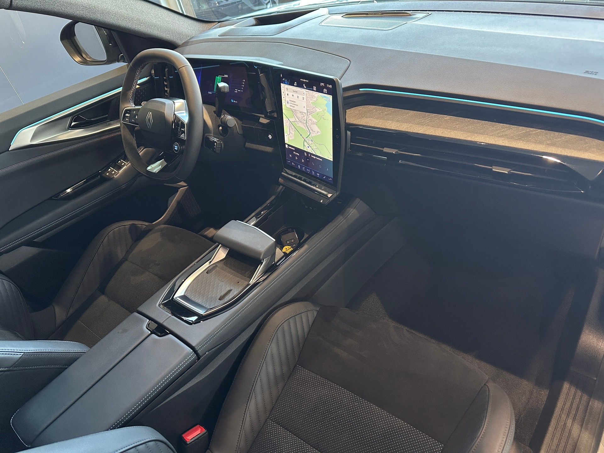 RENAULT Rafale 1.2 E-Tech Hybrid 200 Esprit Alpine-image-12