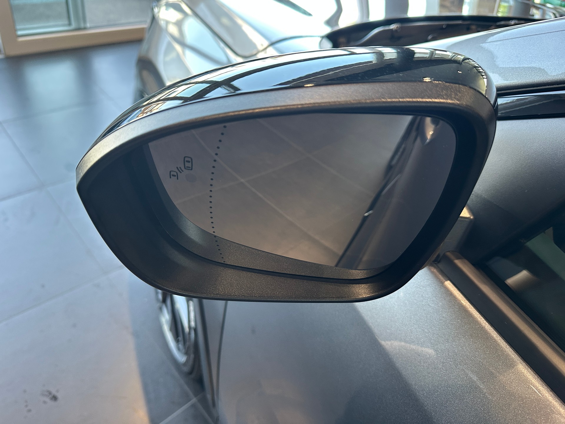 RENAULT Rafale 1.2 E-Tech Hybrid 200 Esprit Alpine-showroom-element-3