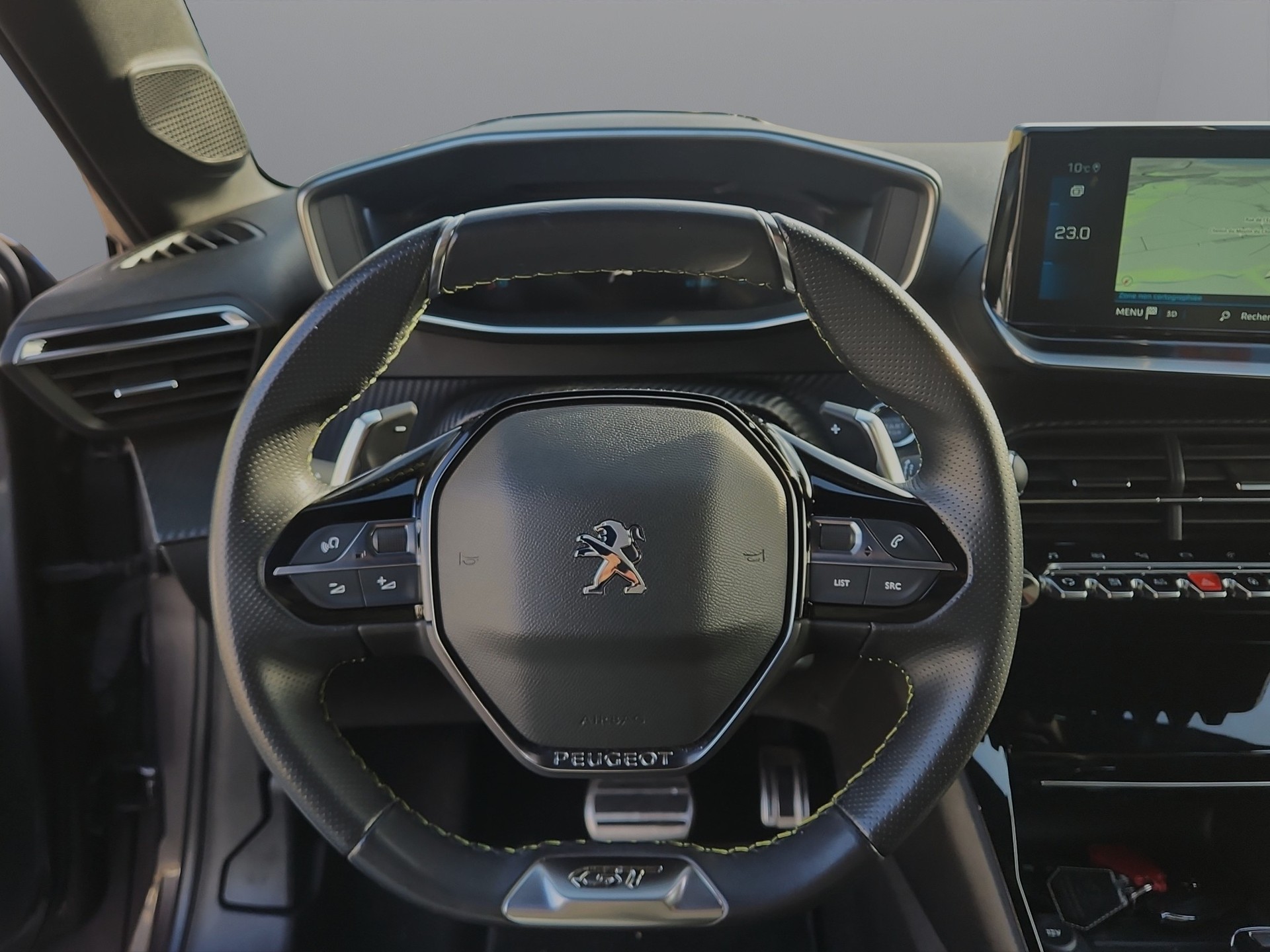 PEUGEOT 208 1.2 PureTech GT Pack EAT8-image-9