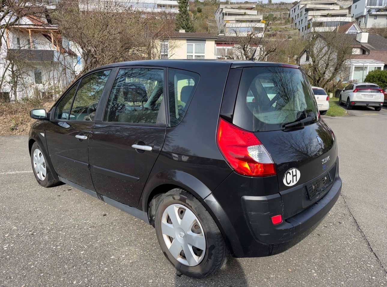RENAULT Scénic 2.0 dCi Dynamique Automatic-image-1