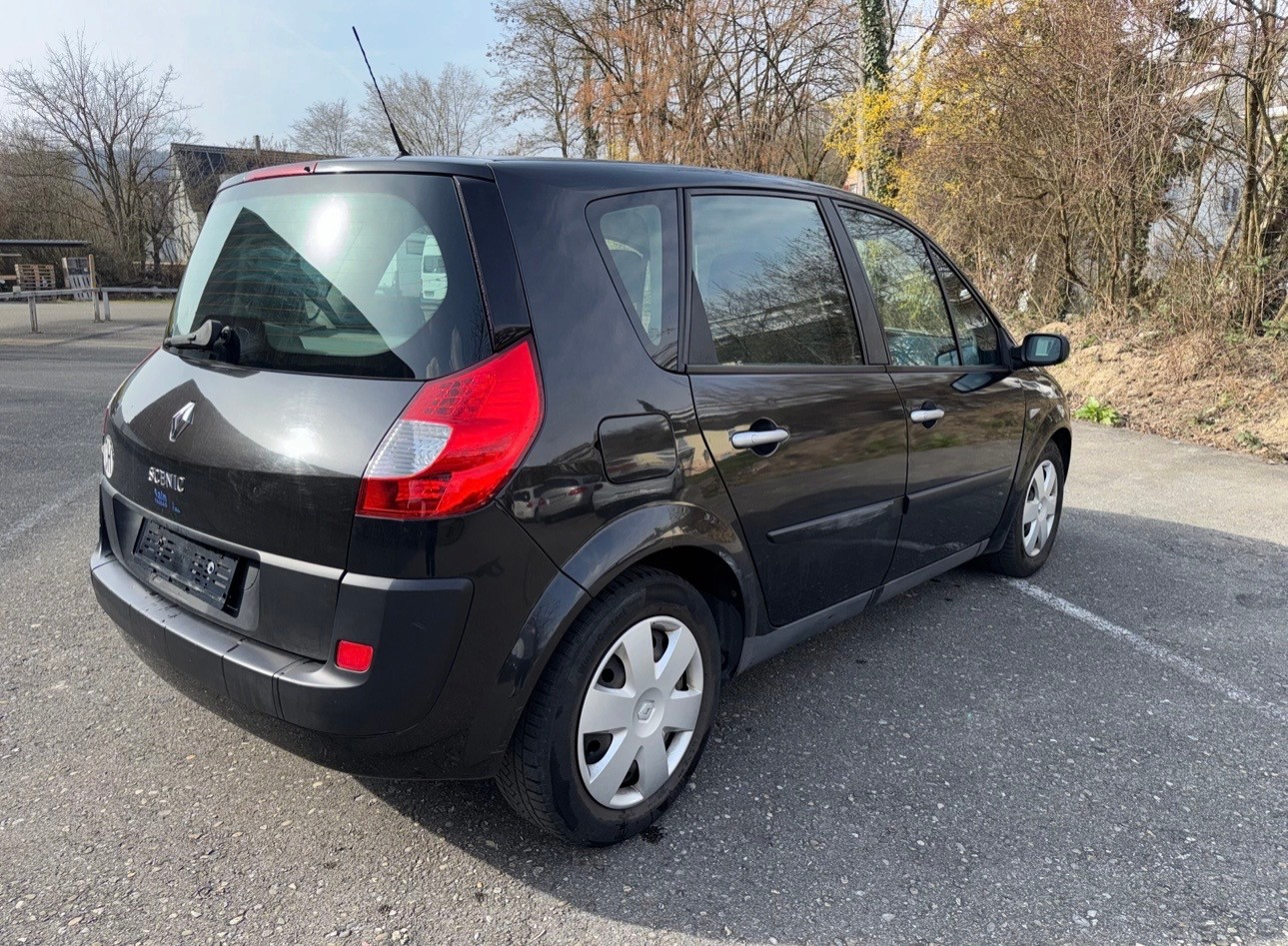 RENAULT Scénic 2.0 dCi Dynamique Automatic-image-3