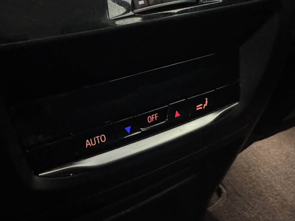 BMW X3 20i xDrive-image-18