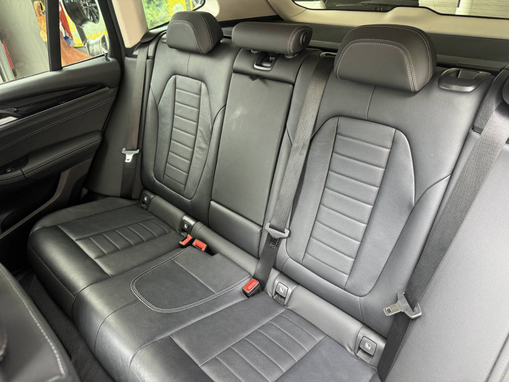 BMW X3 20i xDrive-image-11