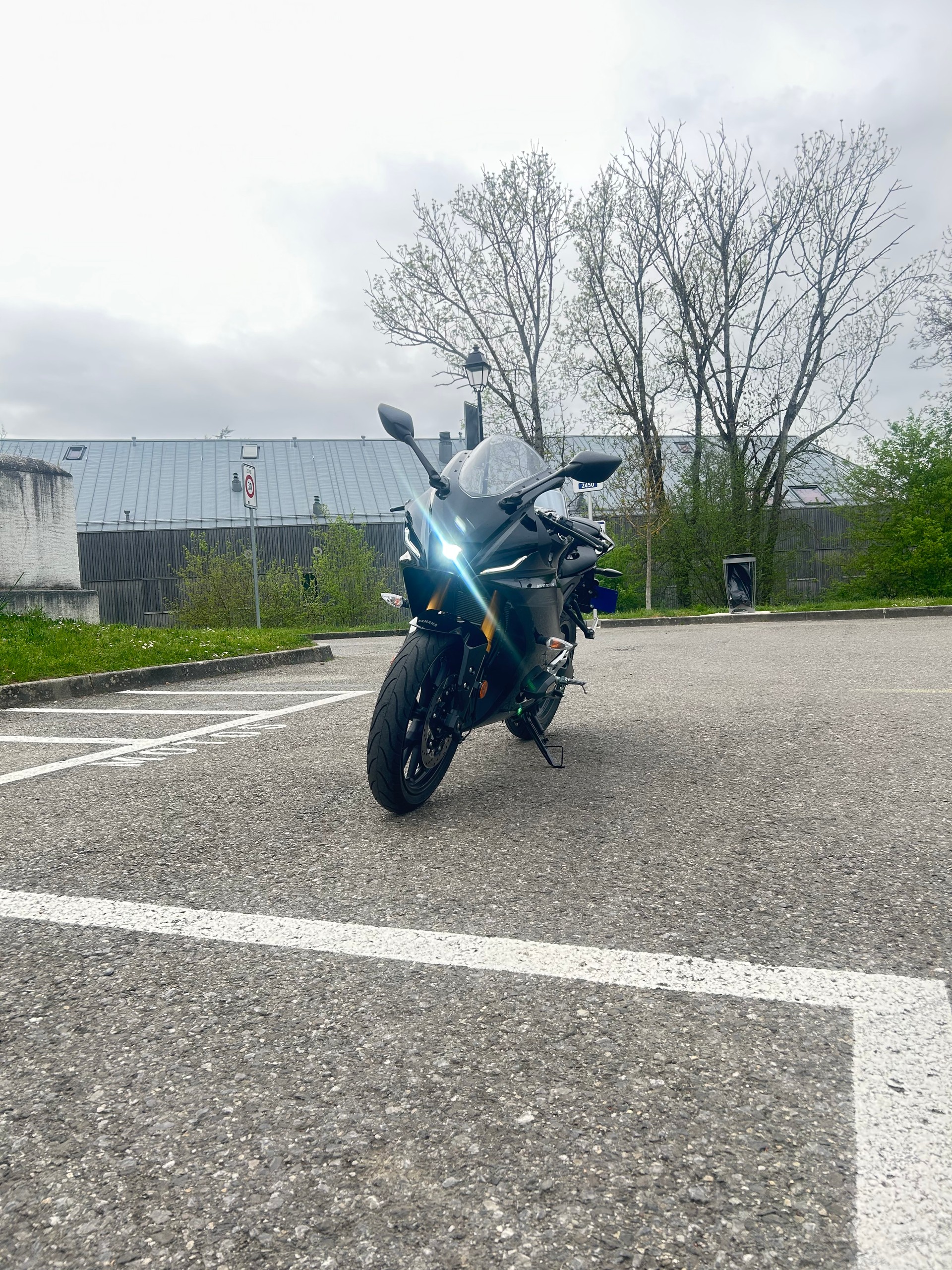 YAMAHA YZF-R 125 ABS-image-3