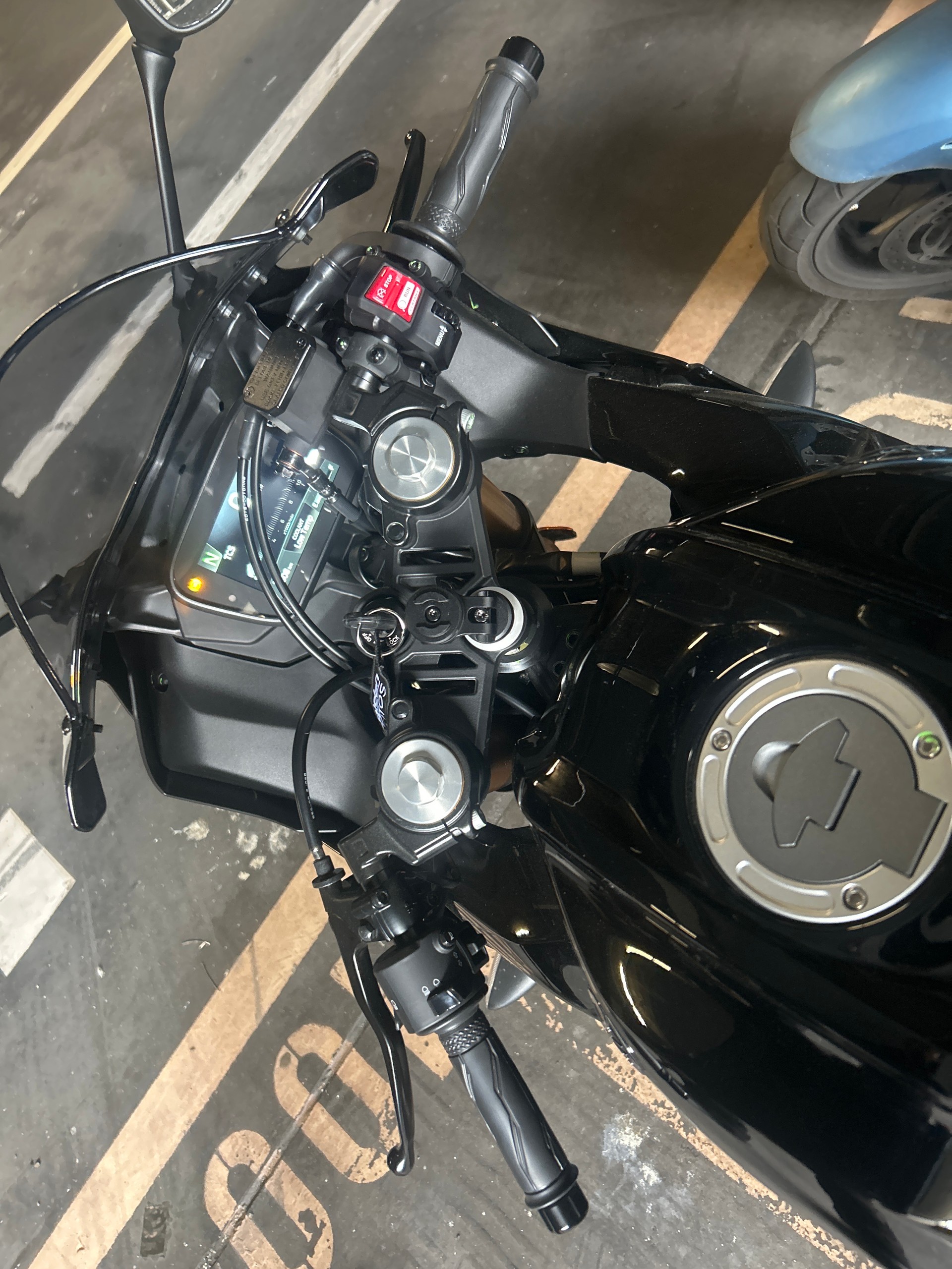 YAMAHA YZF-R 125 ABS-image-7