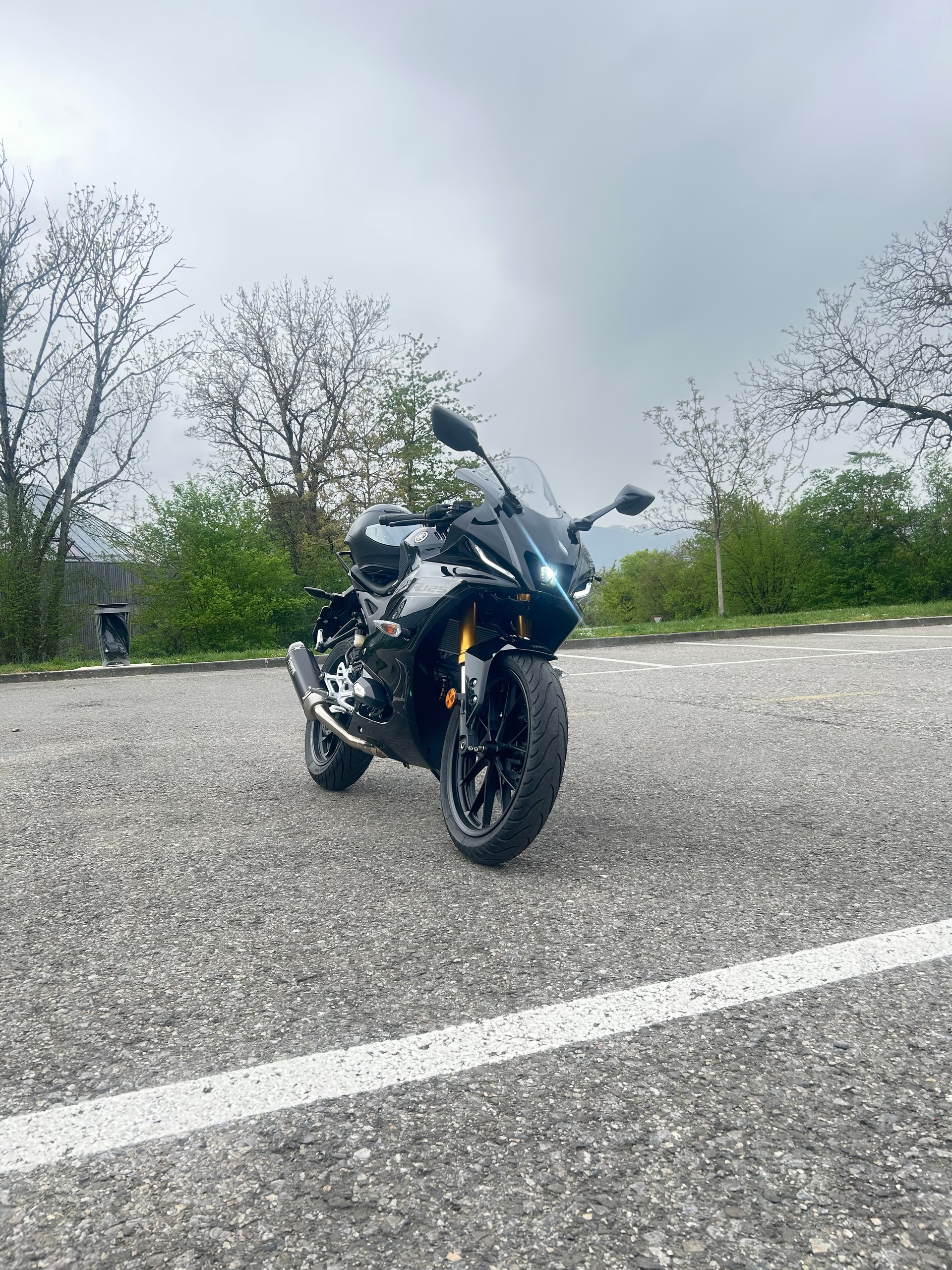 YAMAHA YZF-R 125 ABS-image-2