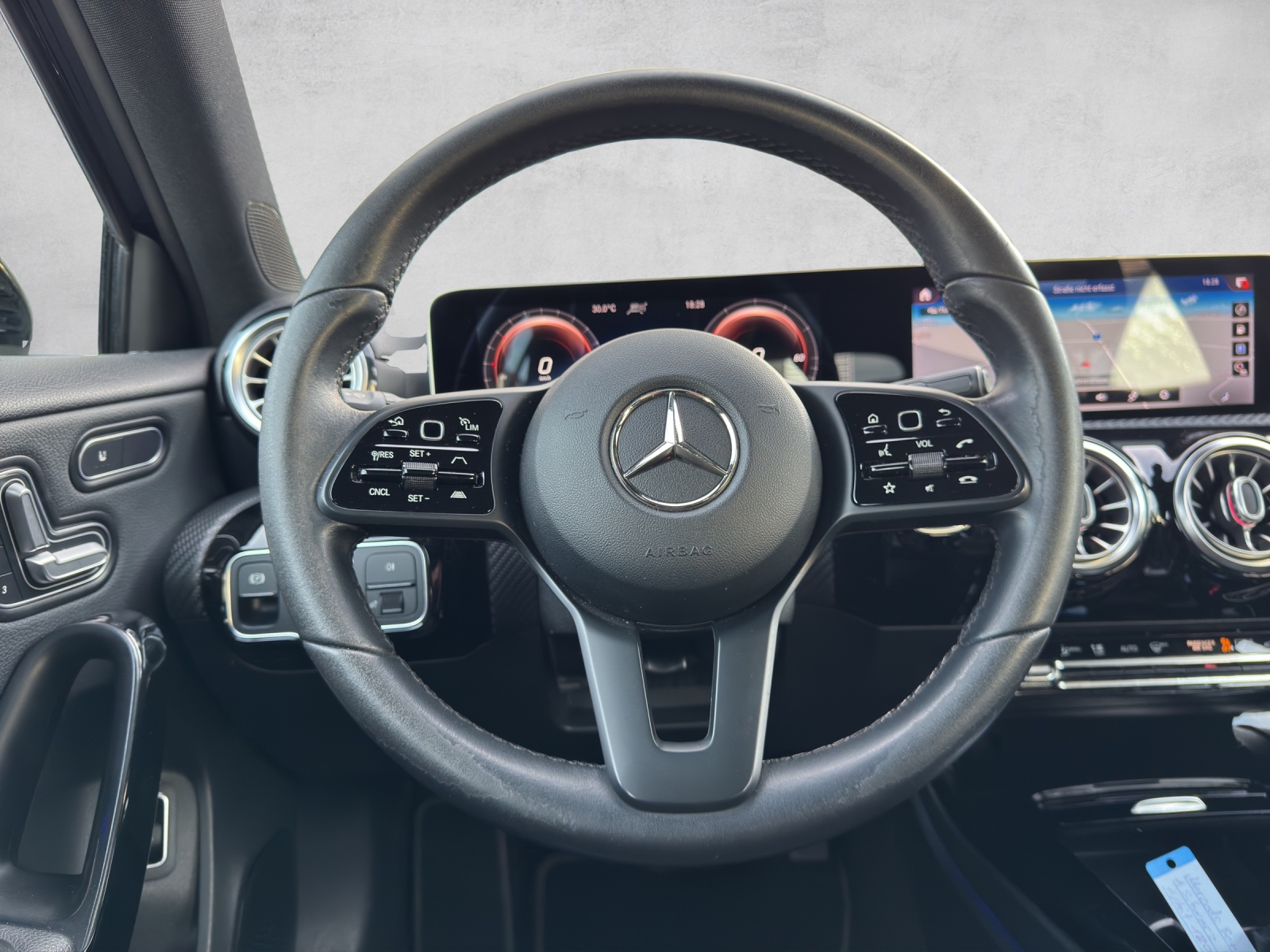 MERCEDES-BENZ REZERVIRT-image-5