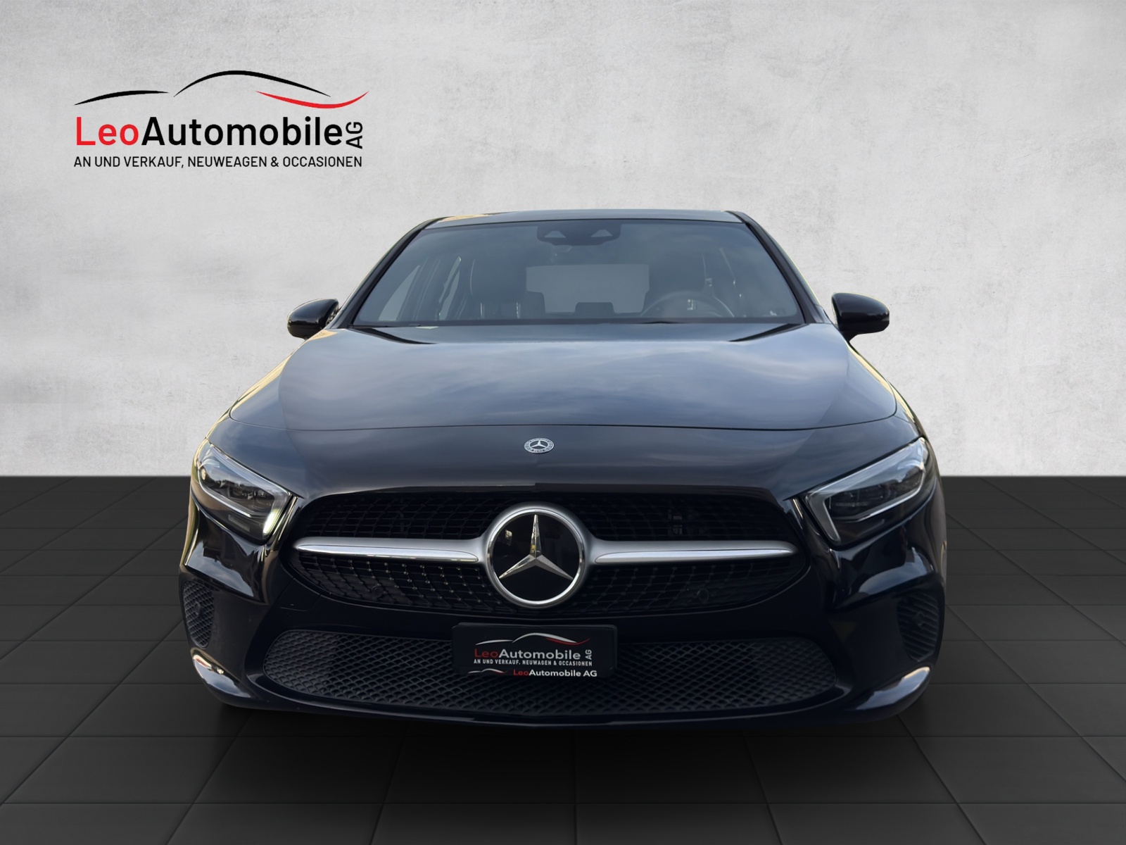 MERCEDES-BENZ A 250e AMG Line 8G-DCT-showroom-element-1