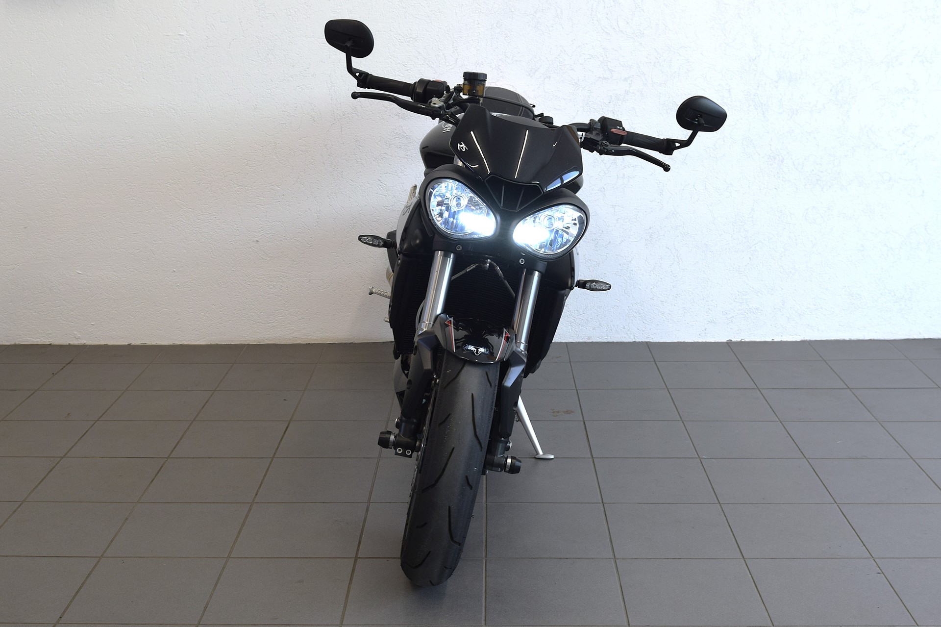TRIUMPH Street Triple RS 765 ABS-image-9