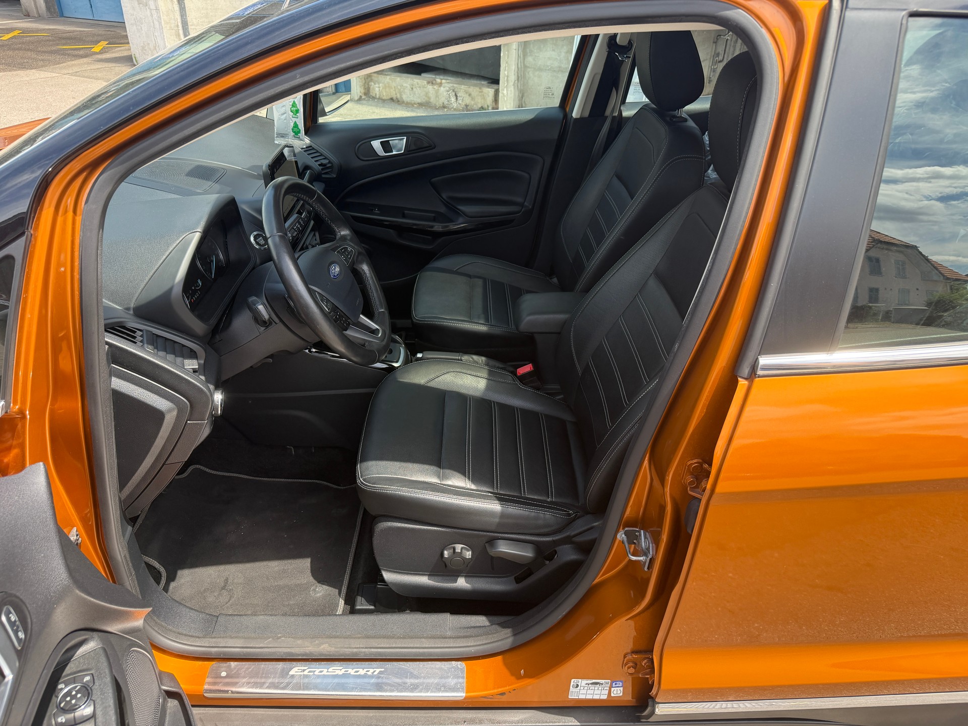 FORD EcoSport 1.0 SCTi Titanium Automat-image-6